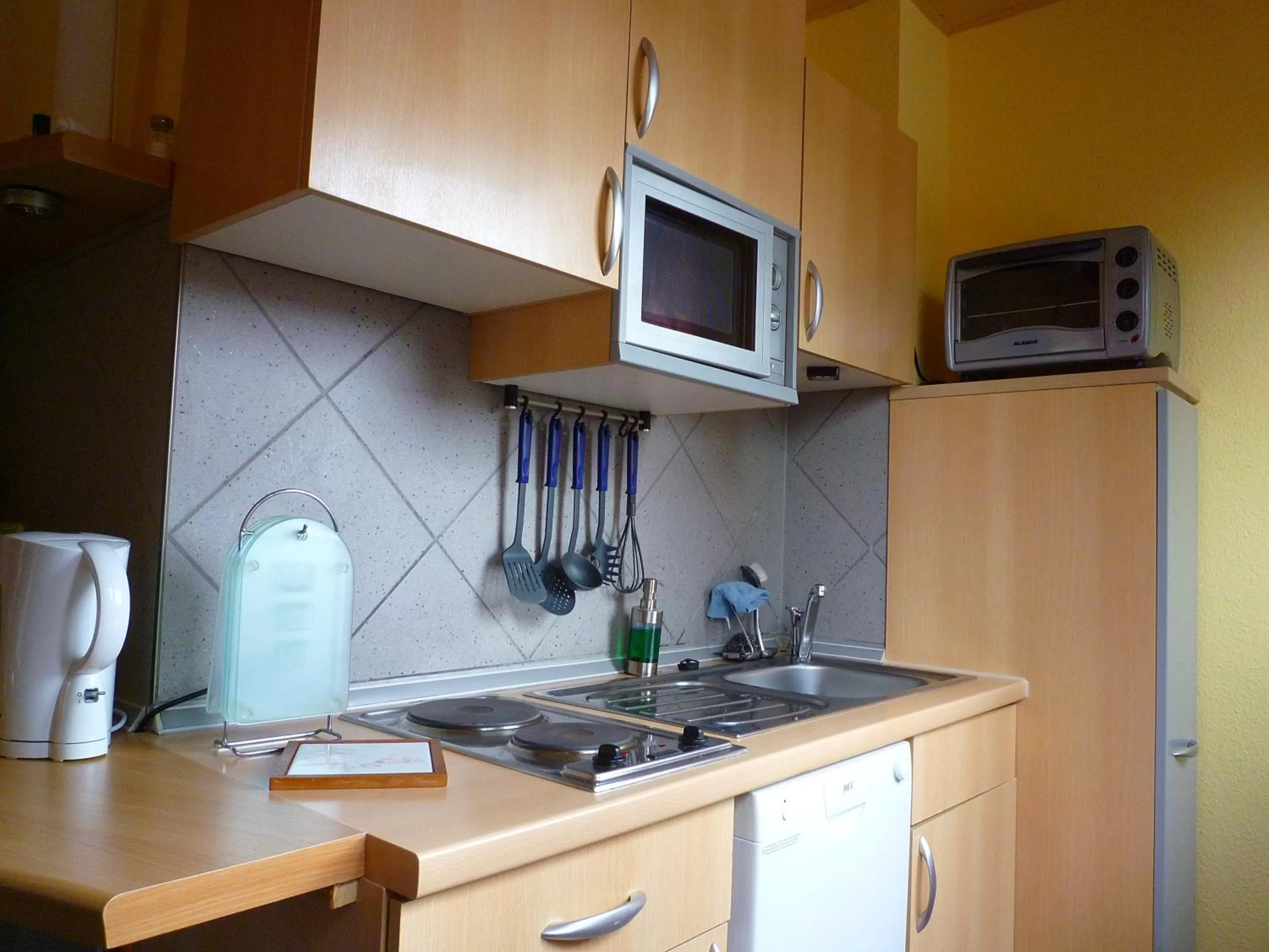 Kitchen or kitchenette in Ullas Gästehaus