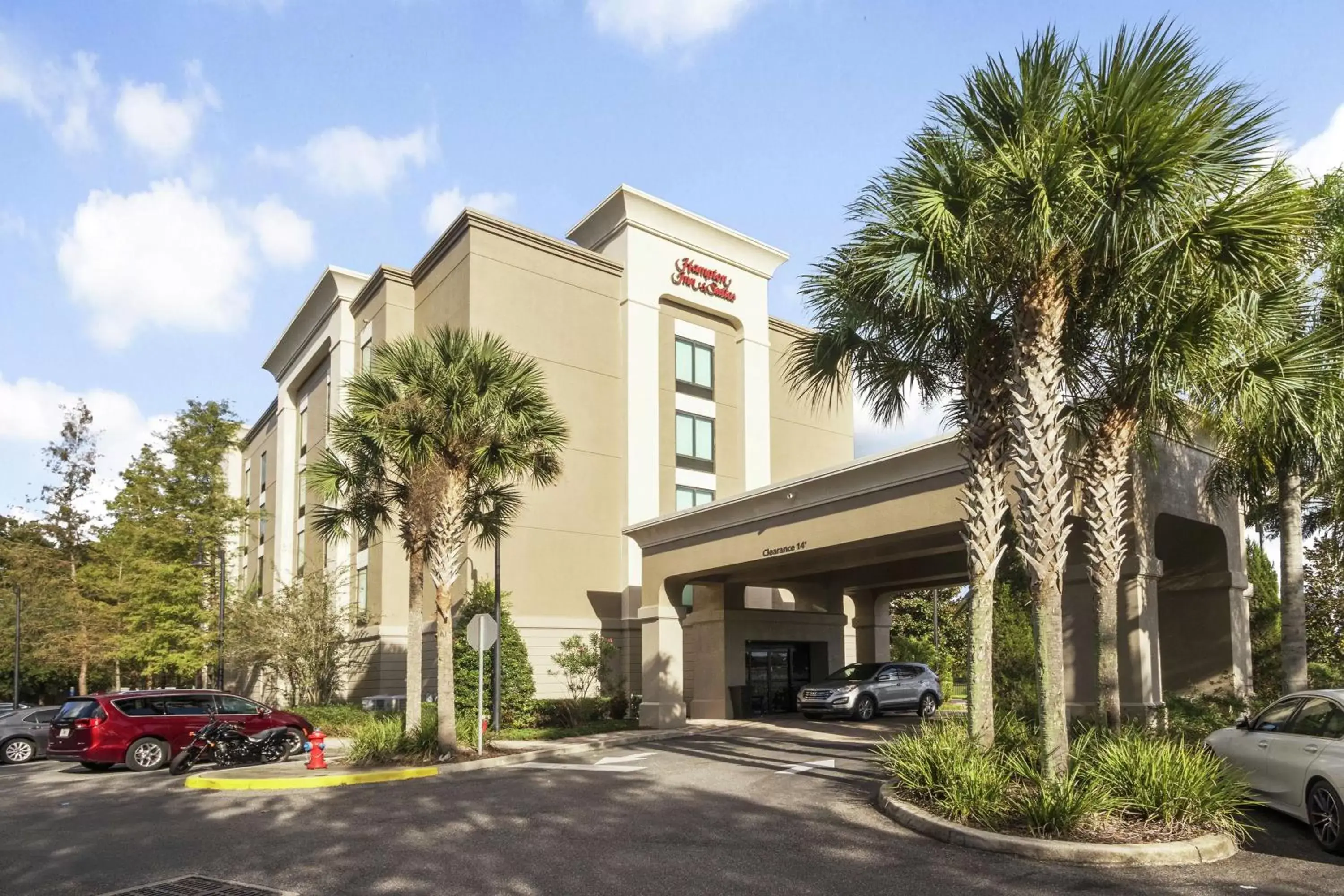 Property Building in Hampton Inn & Suites Orlando-Apopka