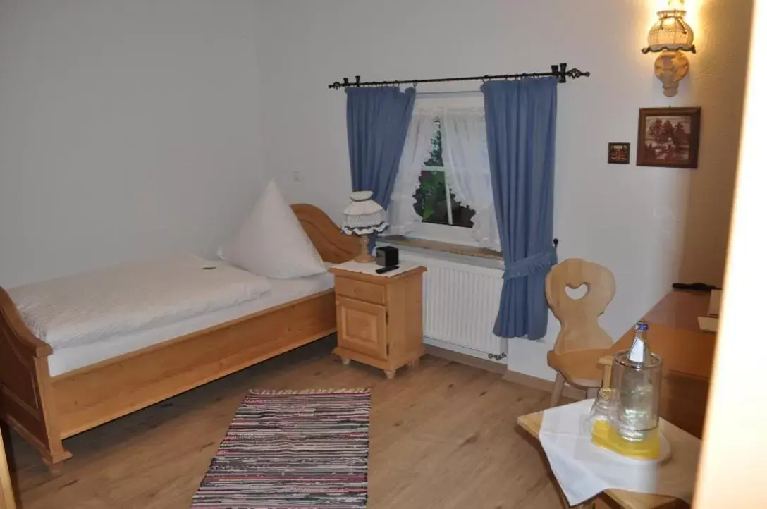 Bed in Hotel & Restaurant Bei Hölzchen Bed in Hotel & Restaurant Bei Hölzchen