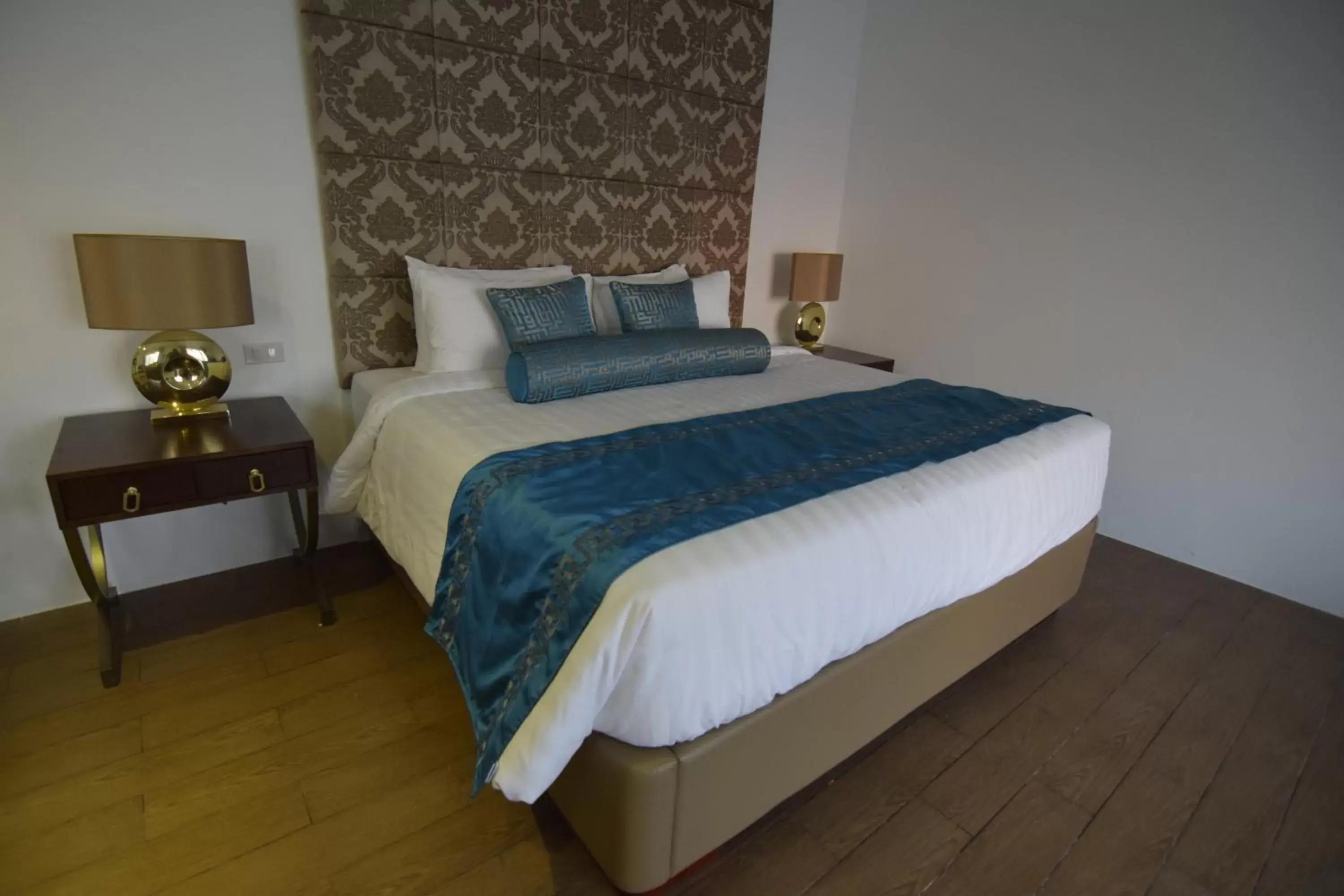 Bed in Thunderbird Resorts - Poro Point Bed in Thunderbird Resorts - Poro Point