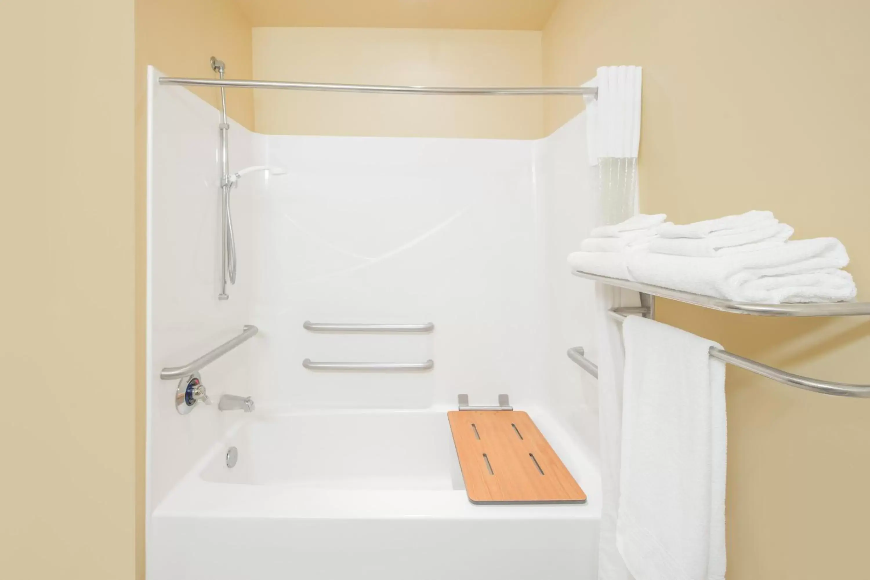 Shower, Bathroom in Microtel Inn & Suites Quincy by Wyndham