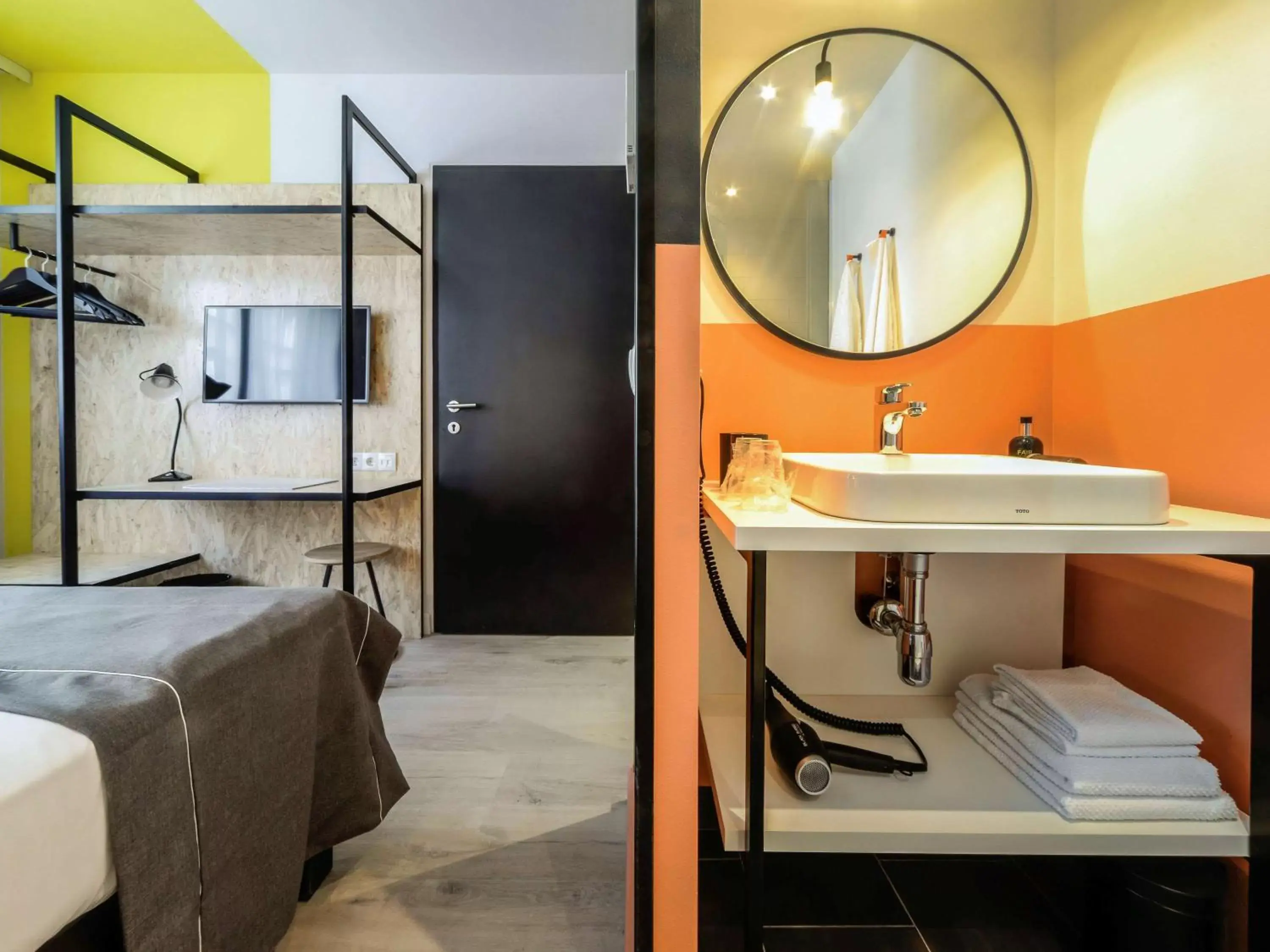 Photo of the whole room, Bathroom in ibis Styles Wien Messe Prater