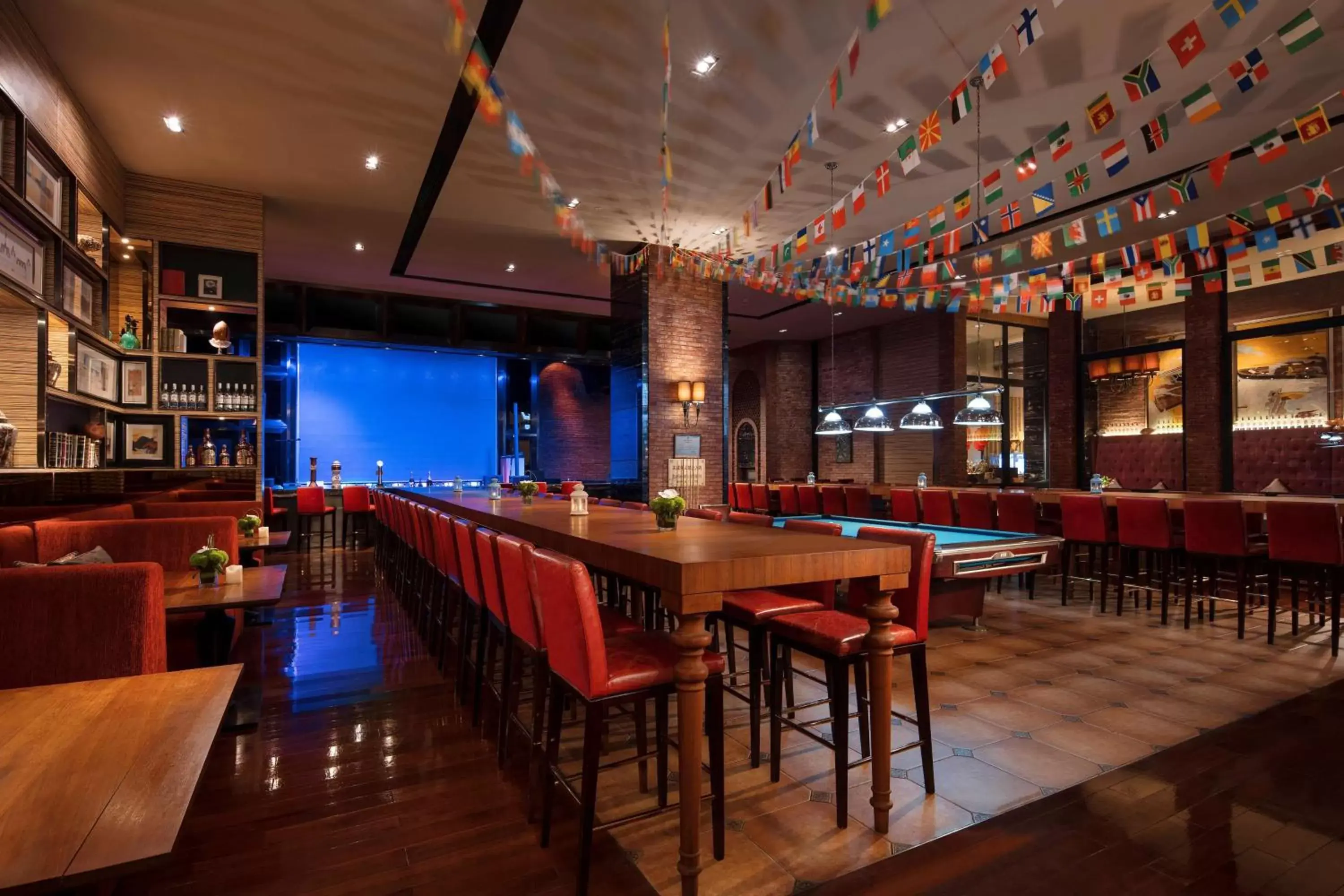 Lounge or bar, Restaurant/Places to Eat in Hilton Dalian