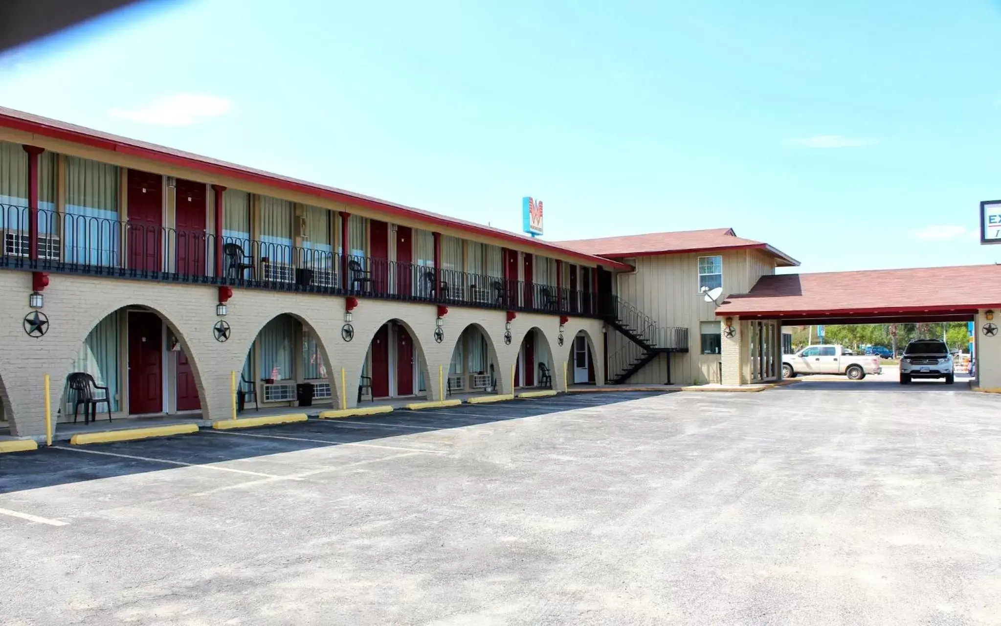 Street view, Property Building in Executive Inn Goliad