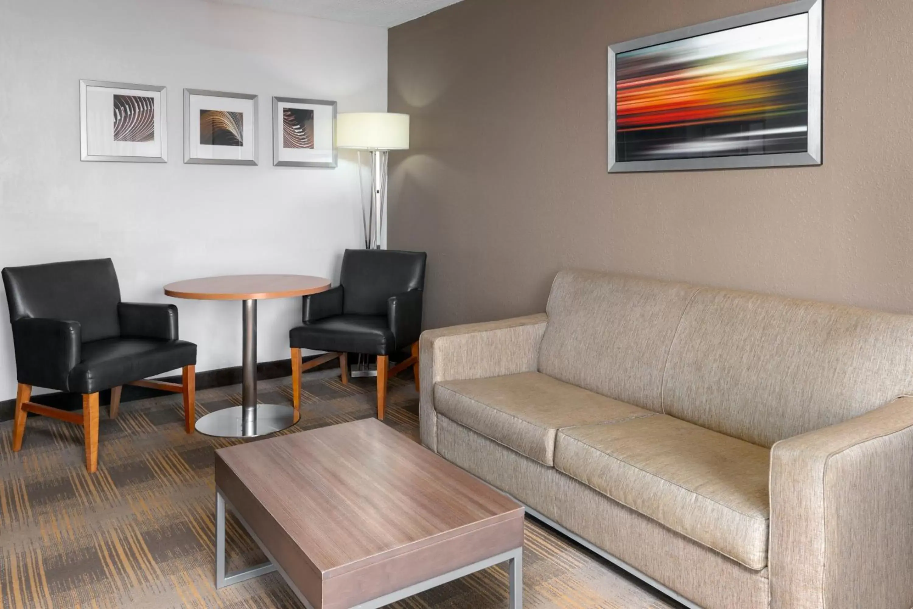 Seating Area in Holiday Inn Miami-Doral Area, an IHG Hotel
