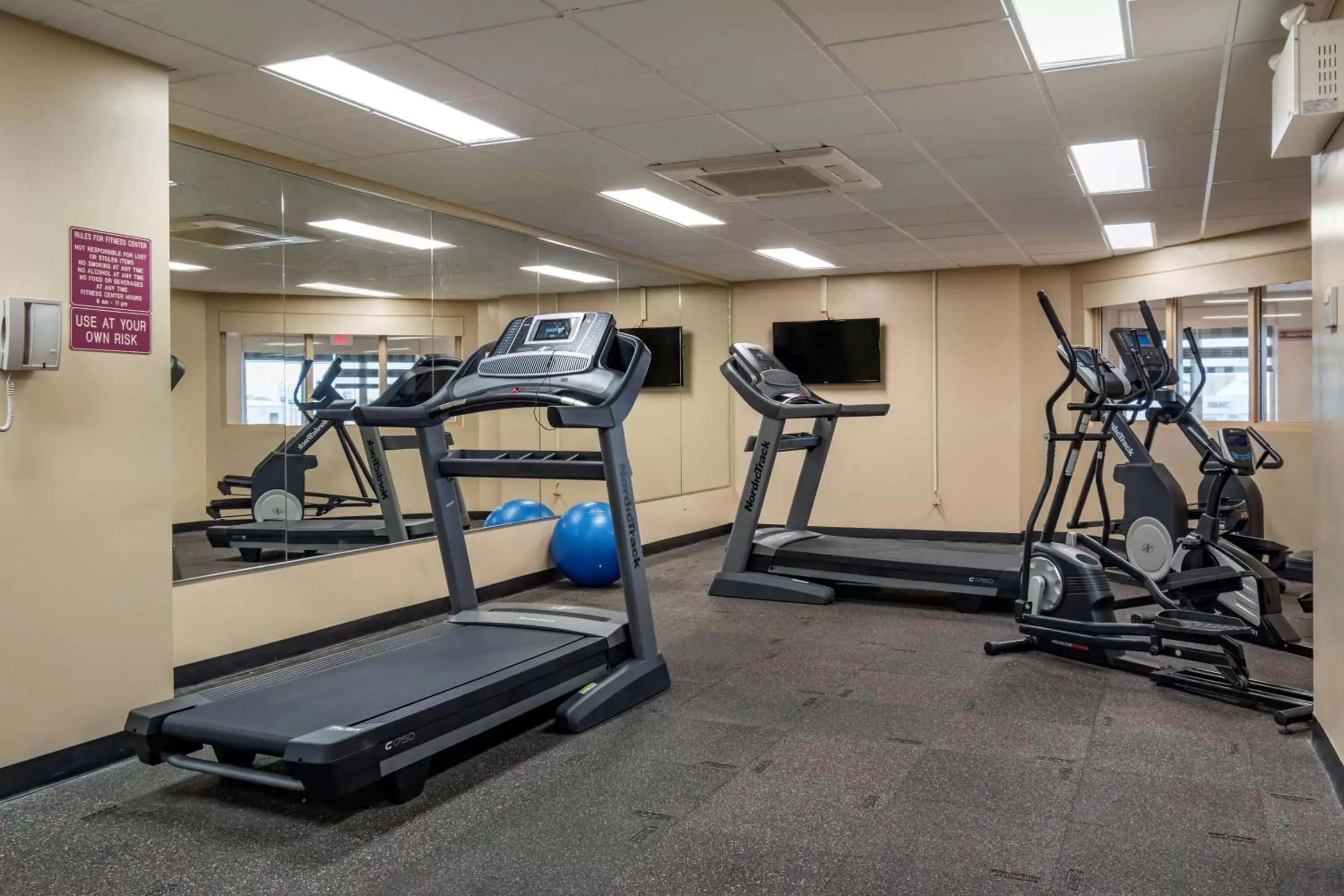 Spa and wellness centre/facilities, Fitness Center/Facilities in Best Western Marquis Inn & Suites