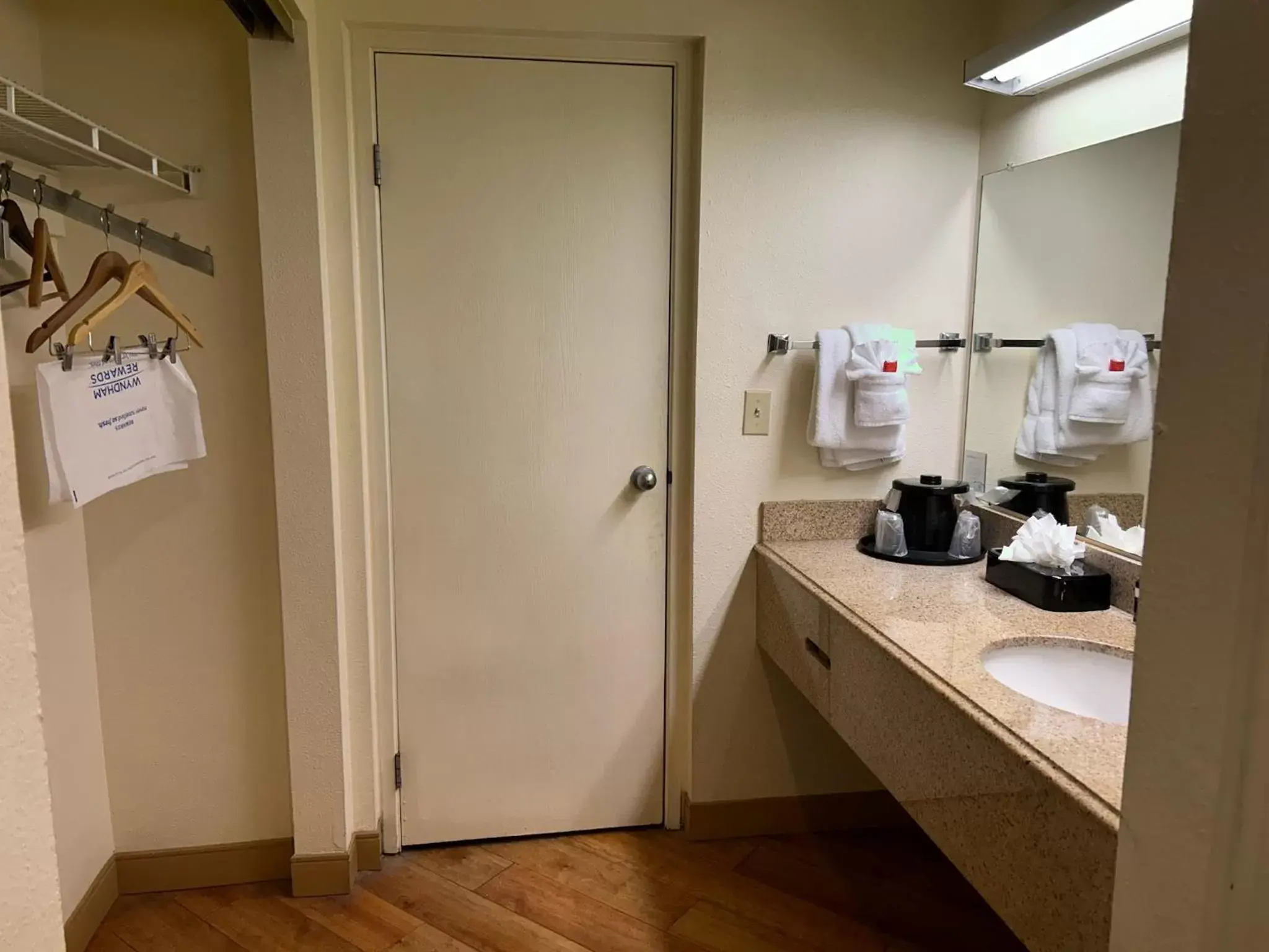 Property building in La Quinta by Wyndham Orlando South Property building in La Quinta by Wyndham Orlando South