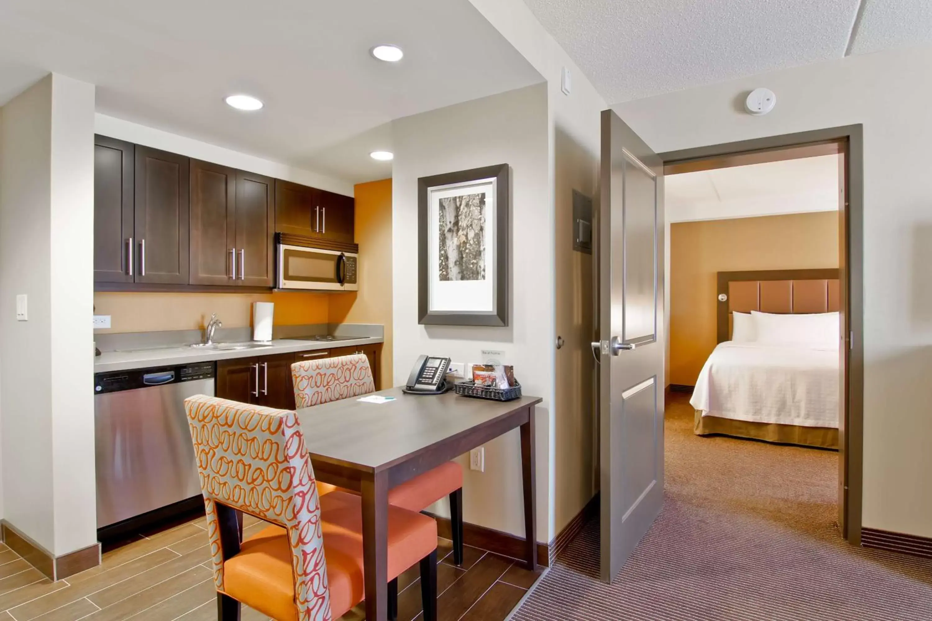 Kitchen or kitchenette, Kitchen/Kitchenette in Homewood Suites by Hilton Waterloo/St. Jacobs