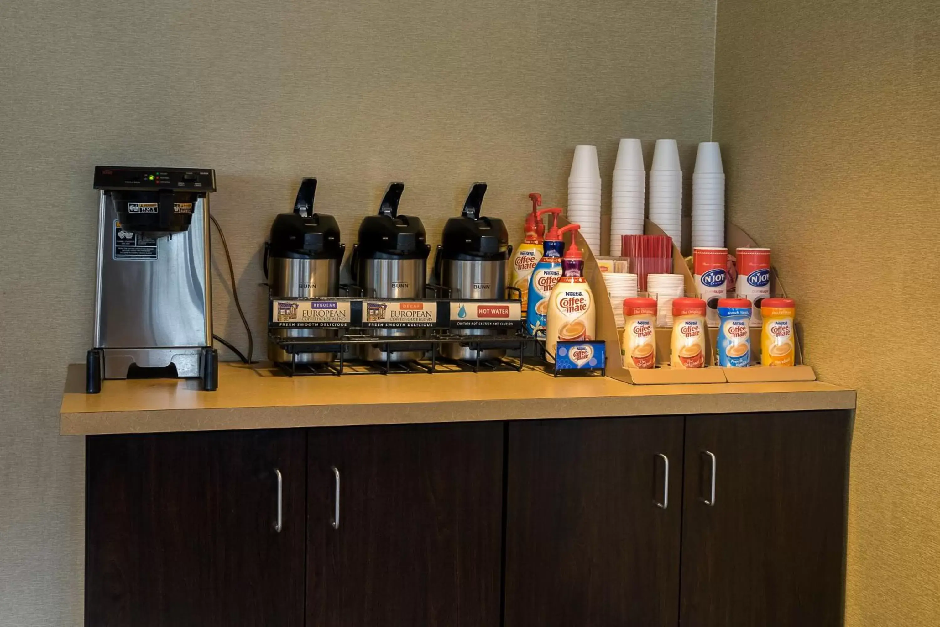 Other, Coffee/Tea Facilities in Red Roof Inn PLUS+ West Springfield