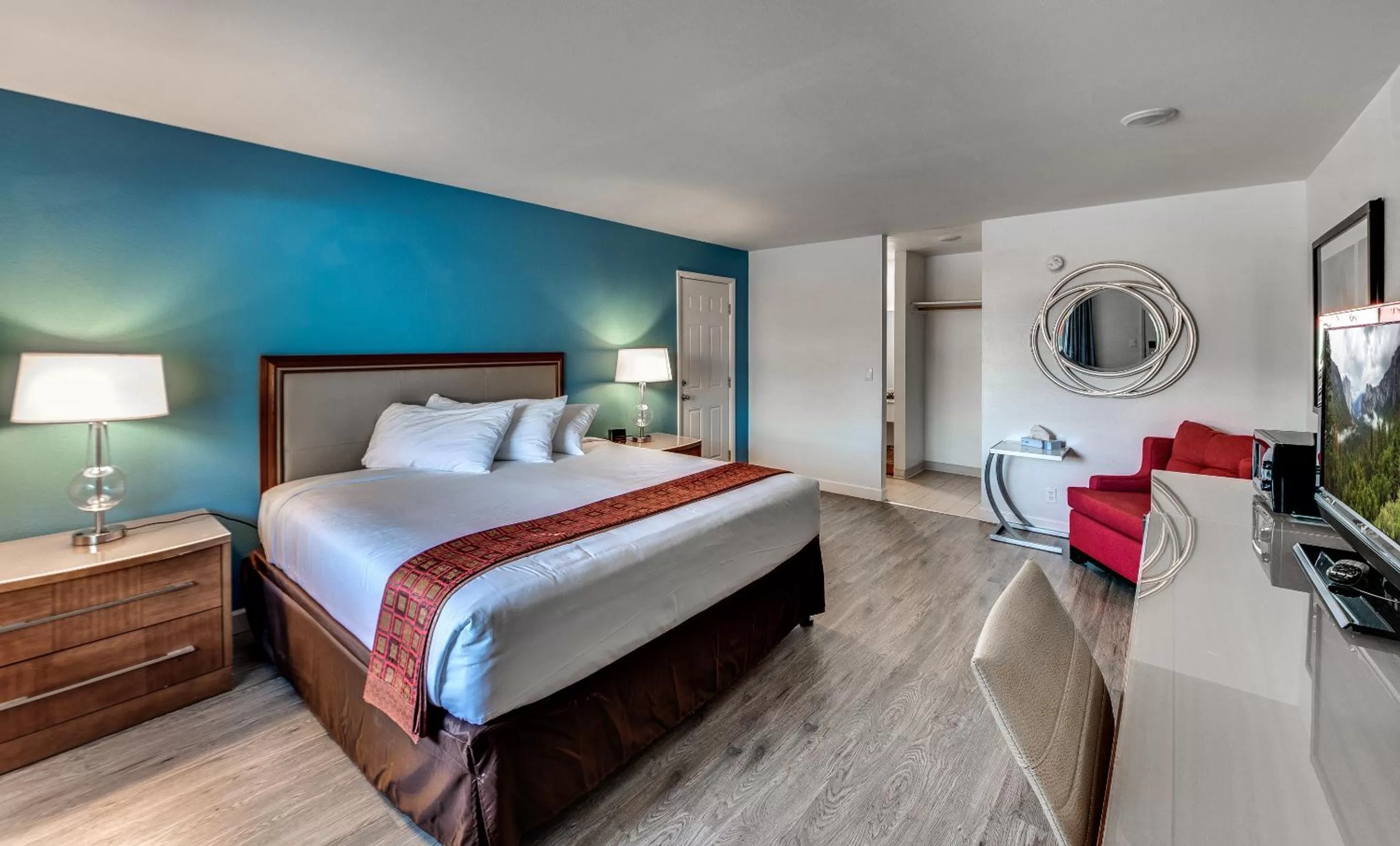 Photo of the whole room, Bed in Angels Inn