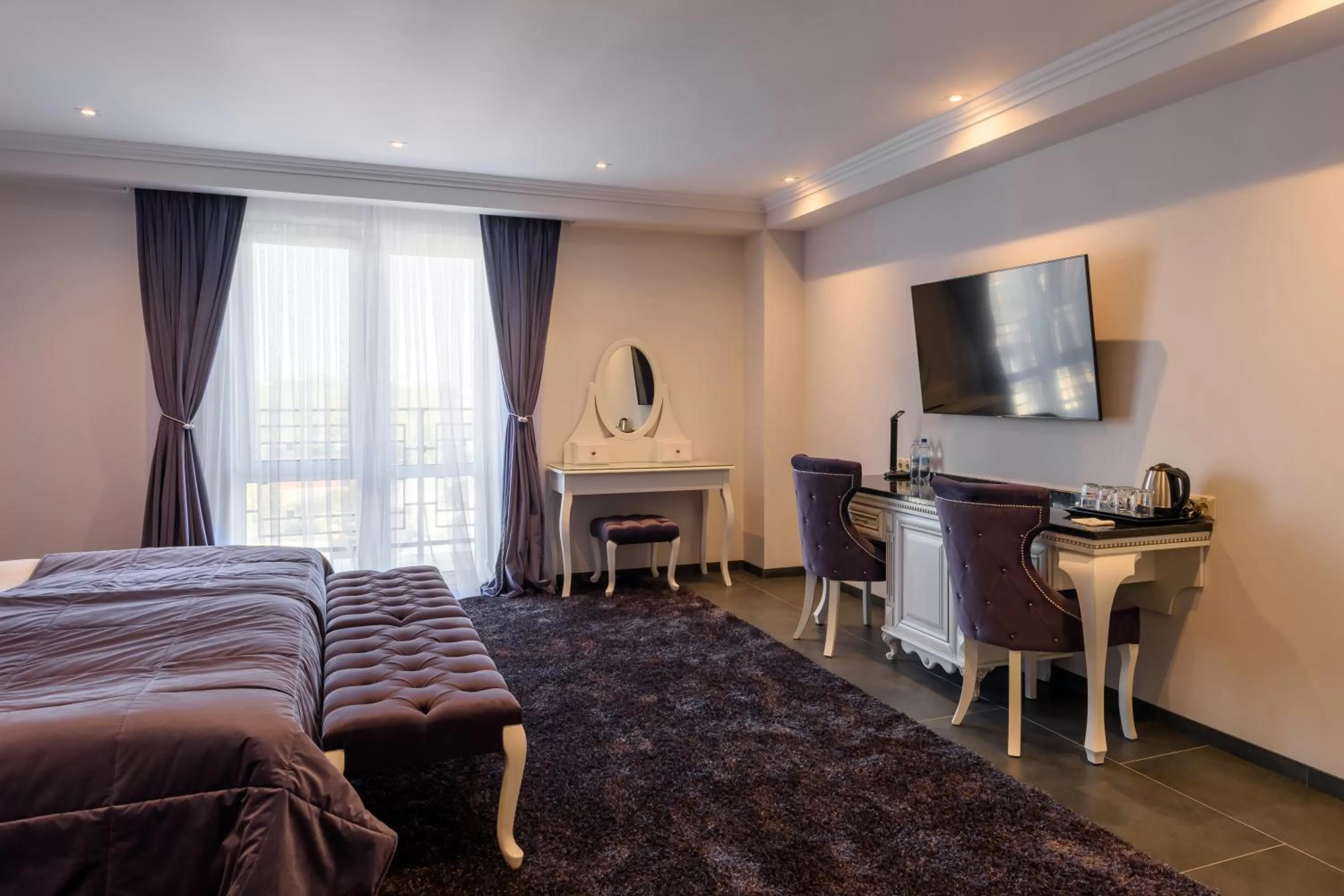 TV and multimedia, TV/Entertainment Center in Grand Royal