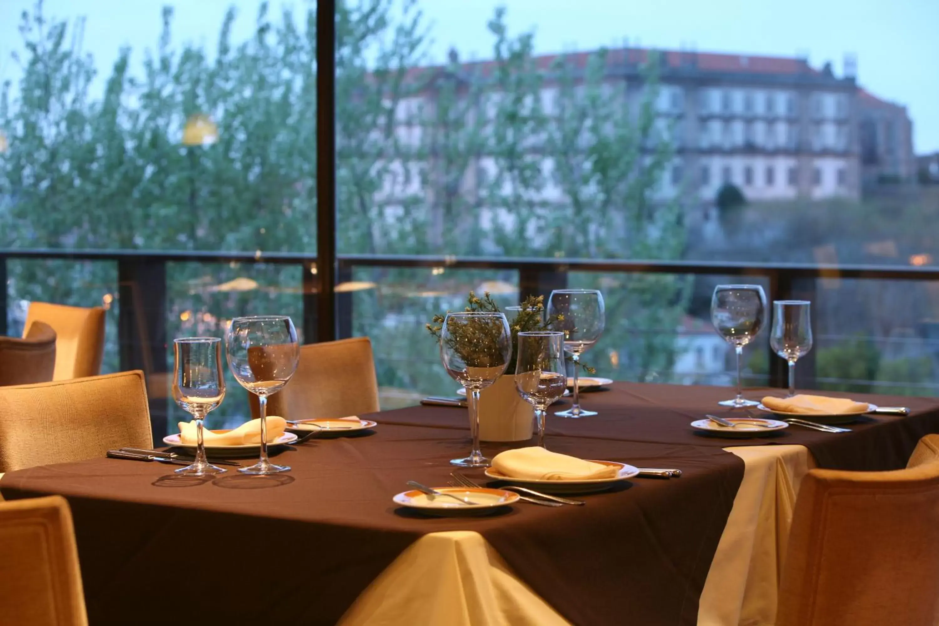 Restaurant/Places to Eat in Santana Hotel & SPA