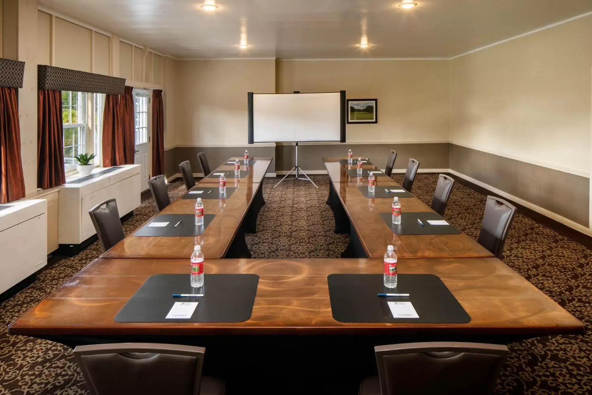 Meeting/conference room in Best Western University Inn