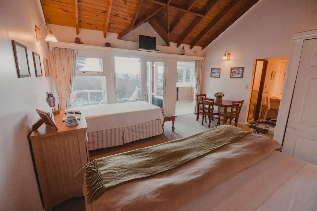 Photo of the whole room, Bed in Cumbres Del Martial