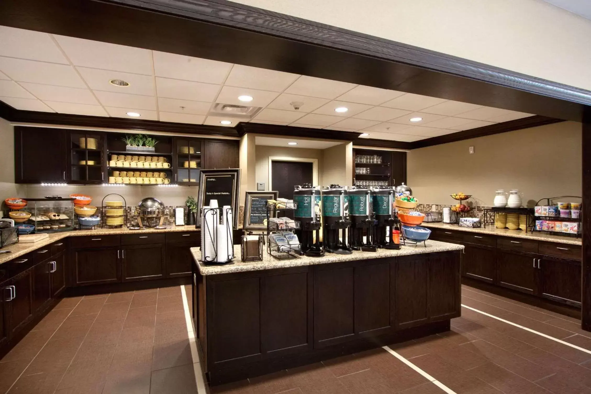 Restaurant/Places to Eat in Homewood Suites by Hilton Rochester/Greece, NY