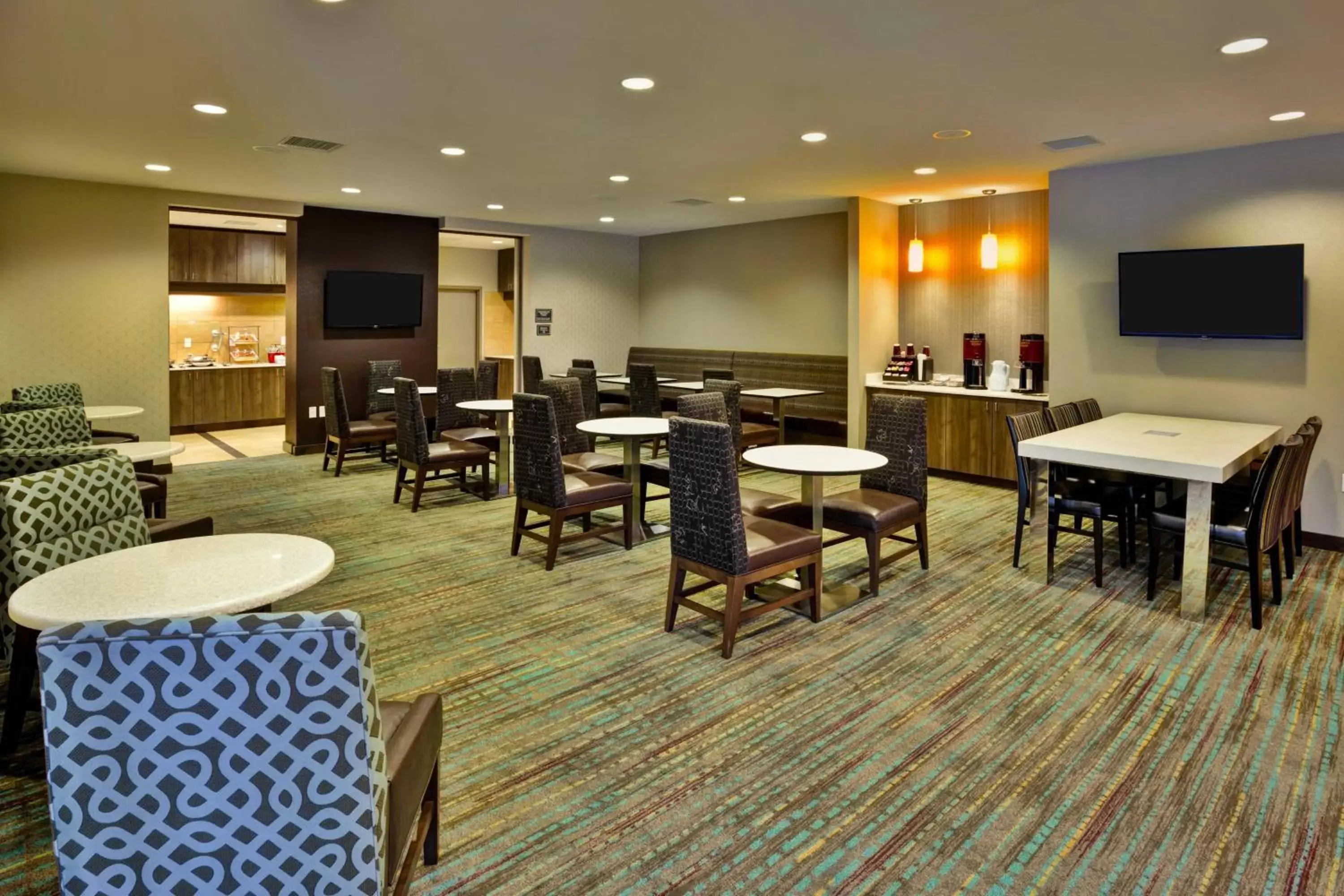 Restaurant/places to eat, Lounge/Bar in Residence Inn by Marriott Chicago Wilmette/Skokie