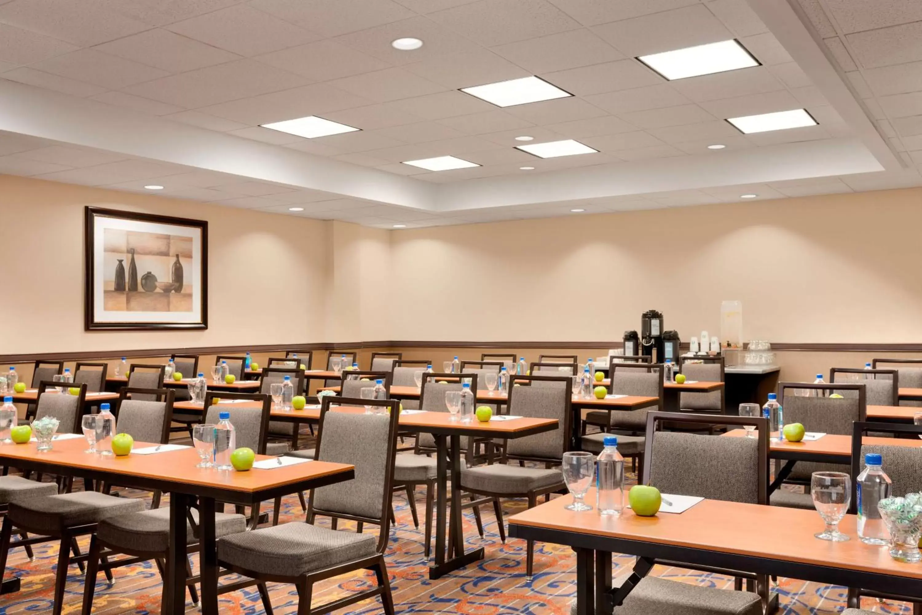 Meeting/conference room, Restaurant/Places to Eat in Embassy Suites by Hilton Santa Clara Silicon Valley