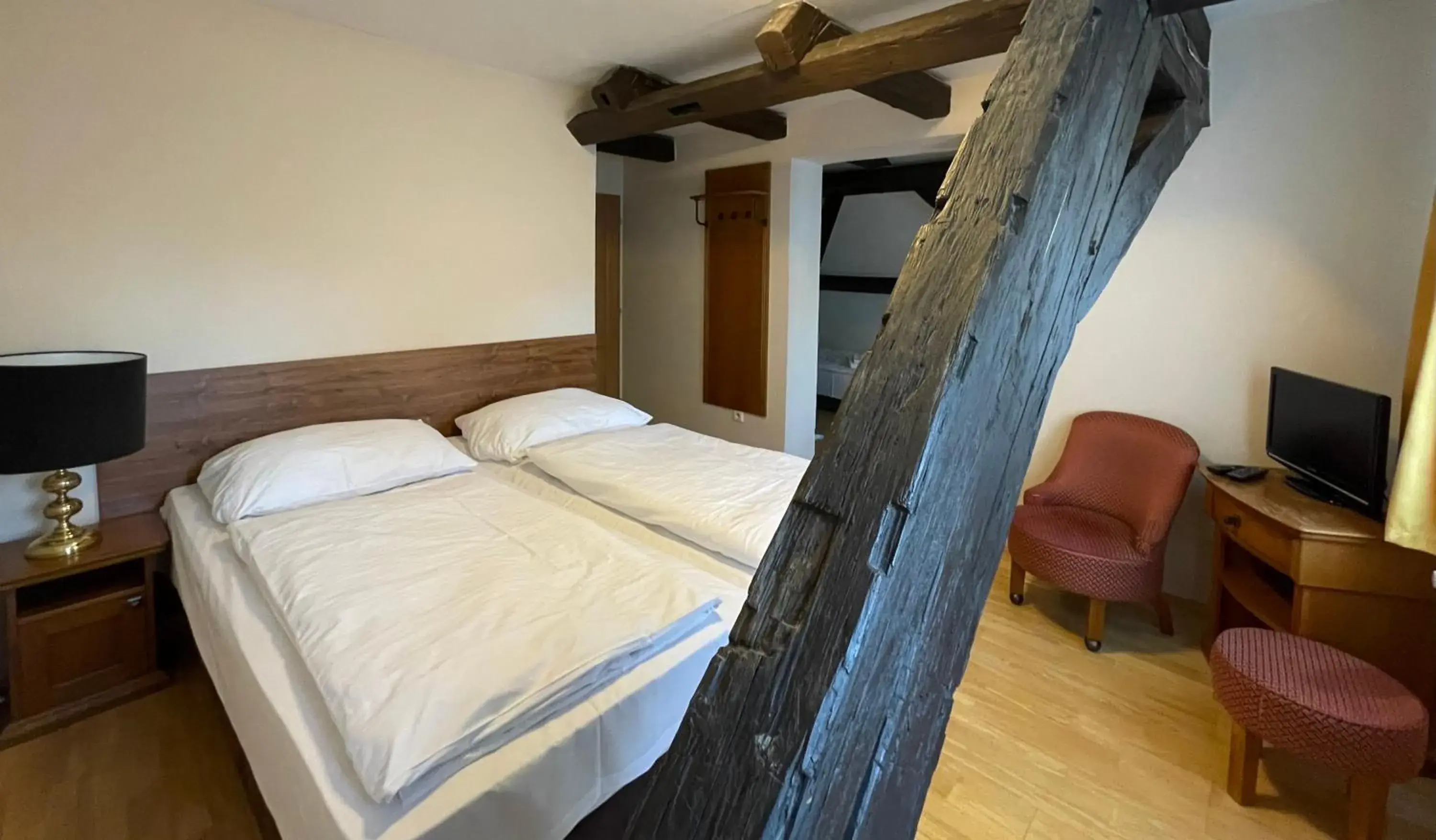 Bedroom, Bed in Hotel King George