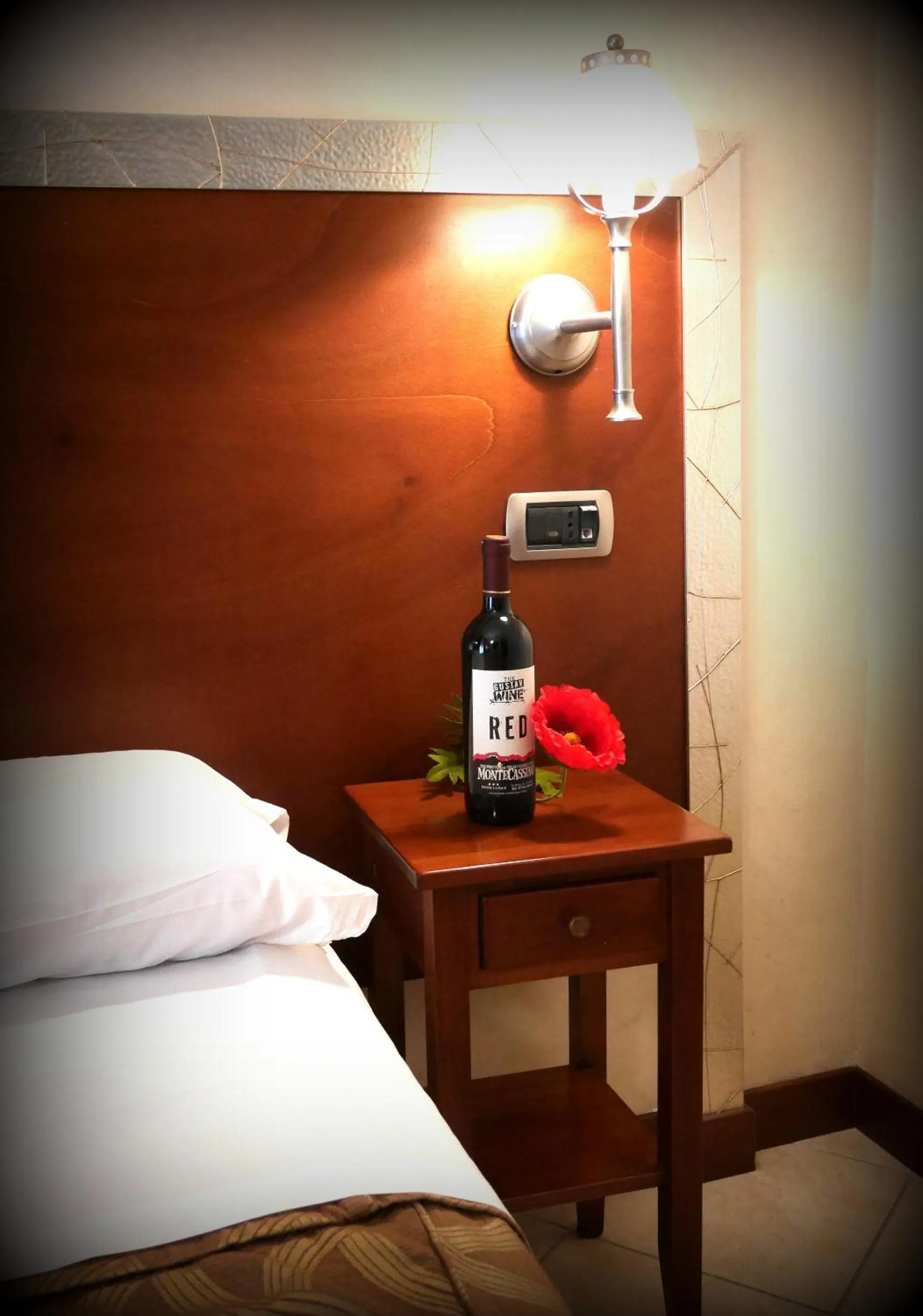 Food and drinks, Bed in Hotel La Pace - Experience