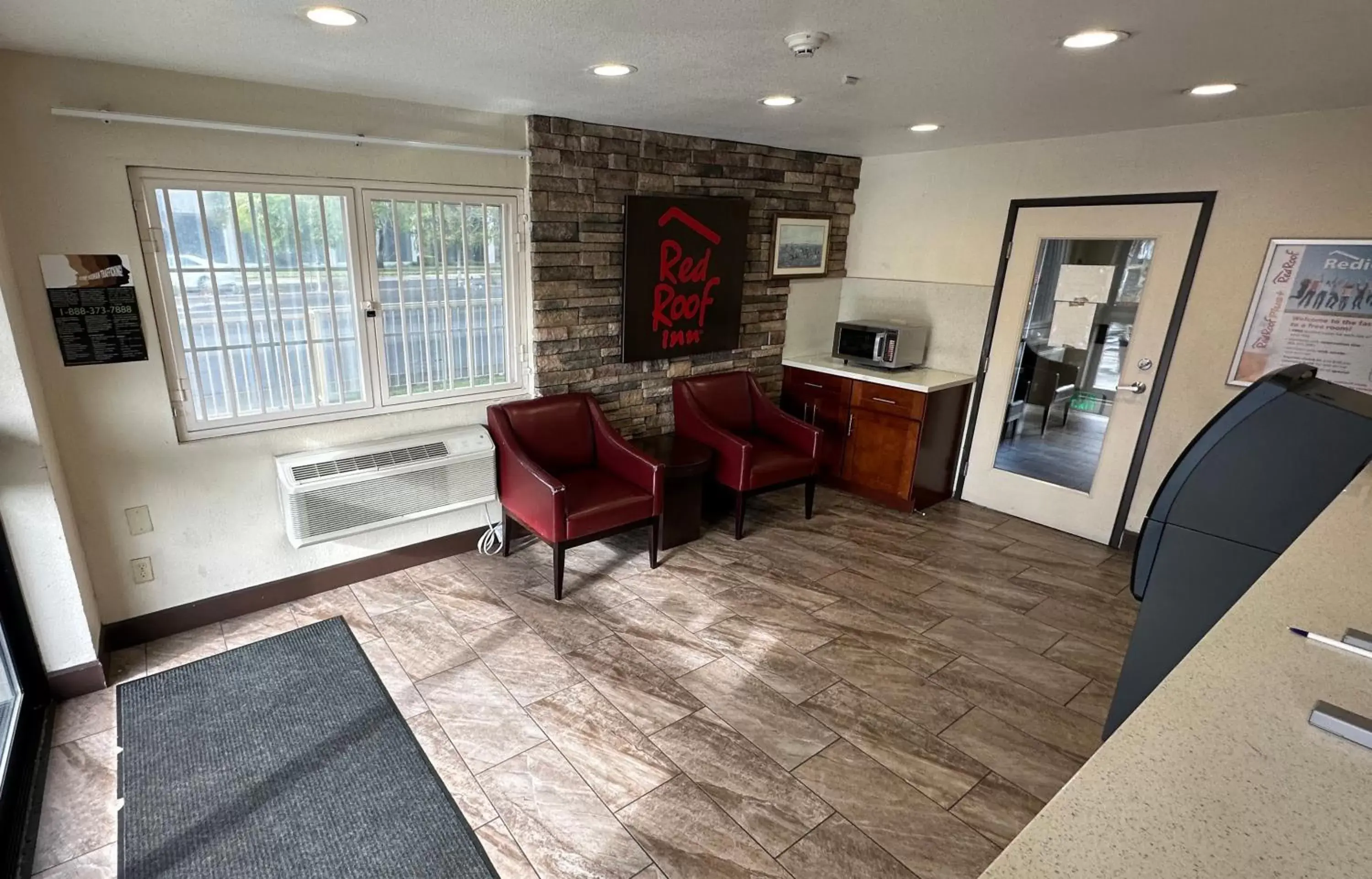 Lobby or reception in Red Roof Inn Hayward Lobby or reception in Red Roof Inn Hayward