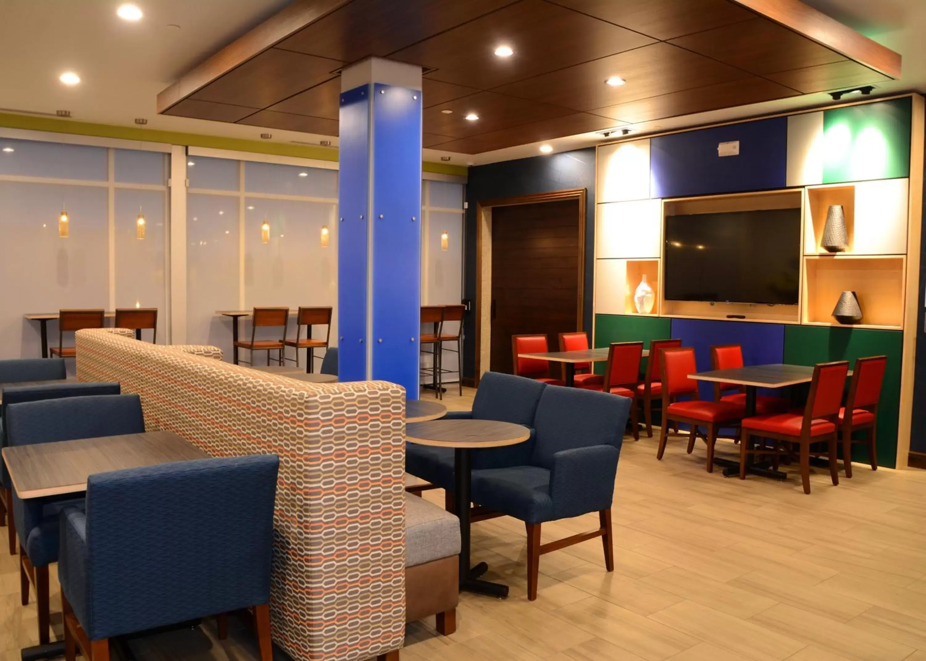 Breakfast, Restaurant/Places to Eat in Holiday Inn Express & Suites - Pittsburgh - Monroeville, an IHG Hotel