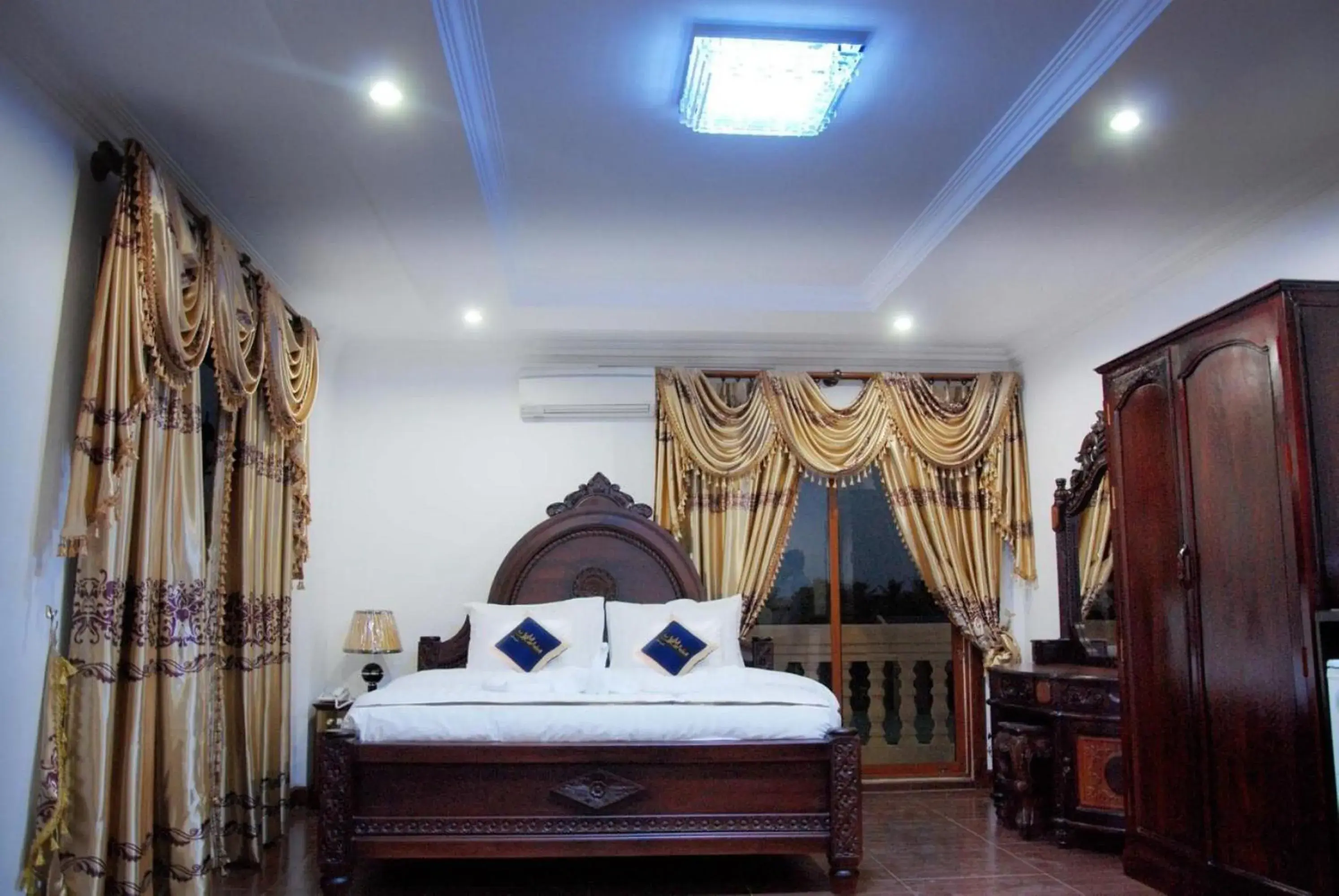 Bed in Emerald Bb Battambang Hotel