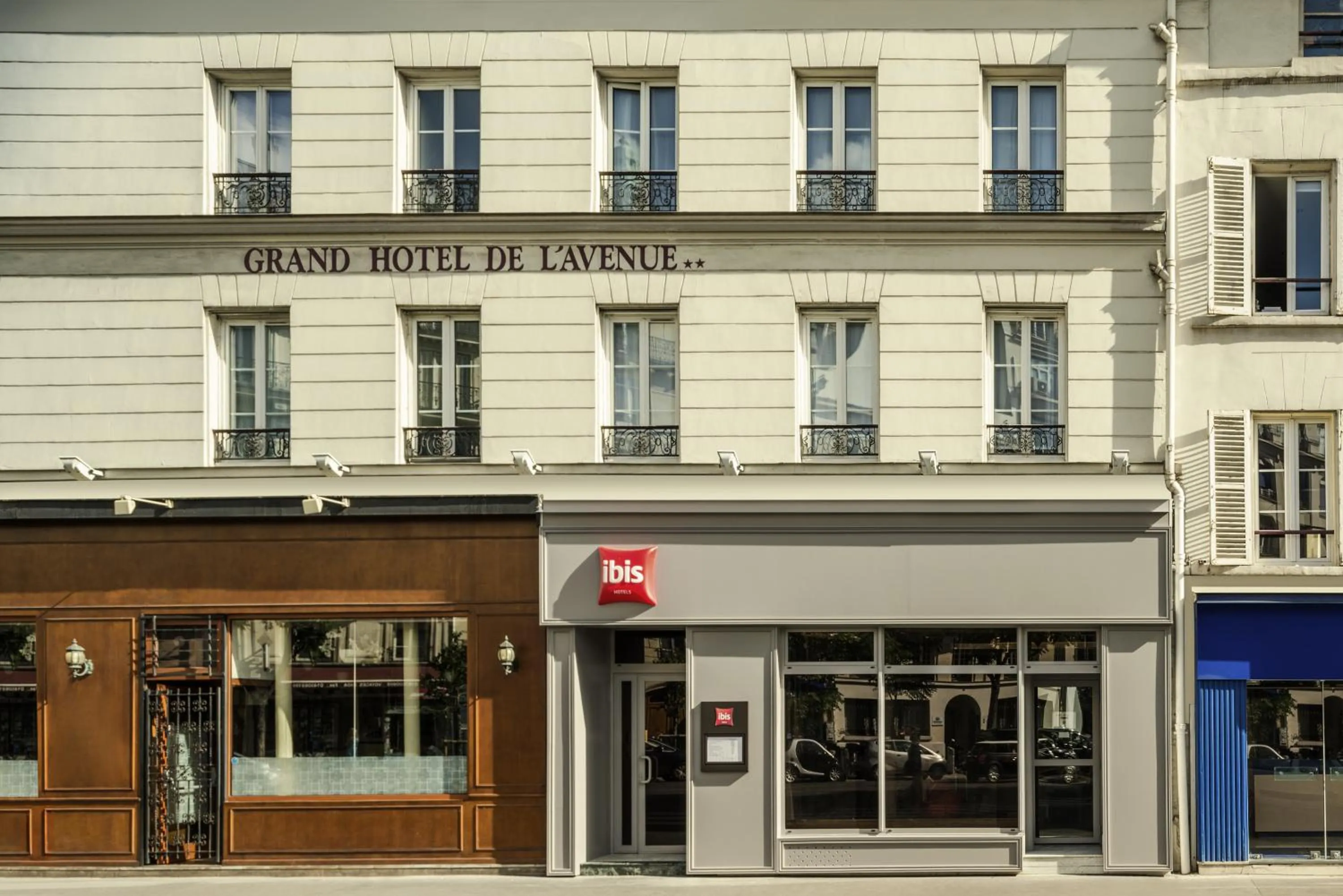 Property building in ibis Paris Avenue de la Republique