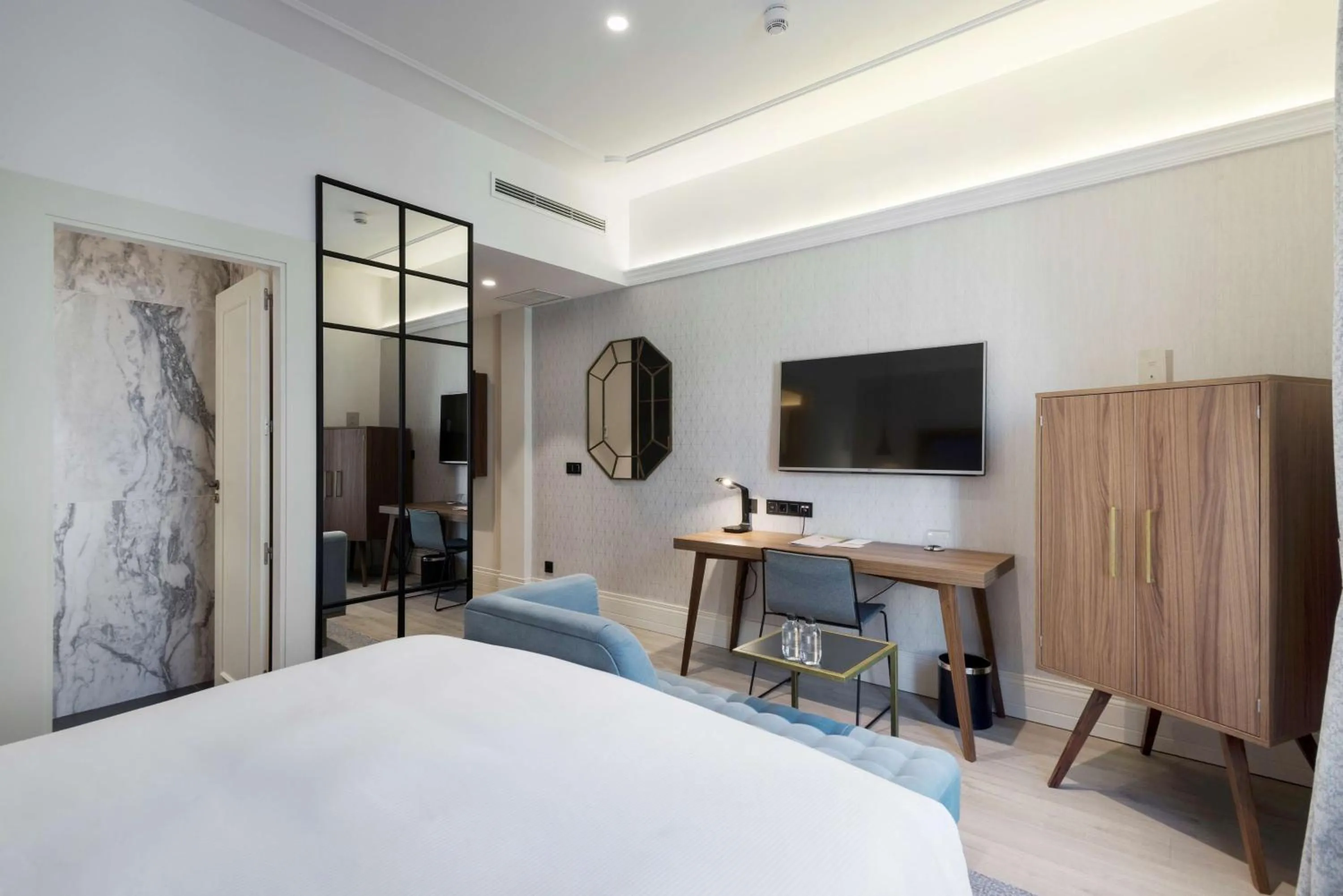 Bedroom, Bed in DoubleTree by Hilton Madrid-Prado