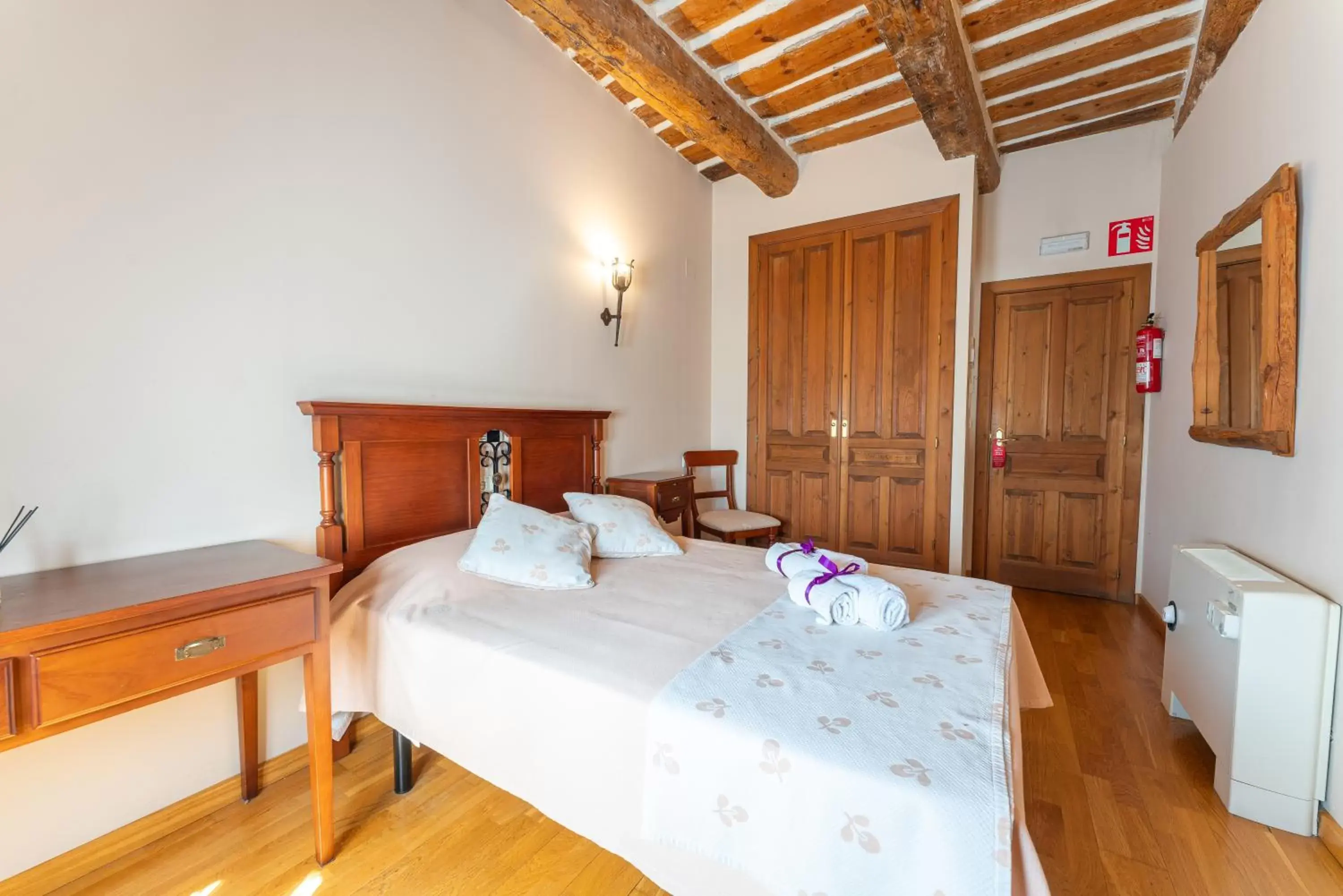 Bed in Hotel Rincón Castellano