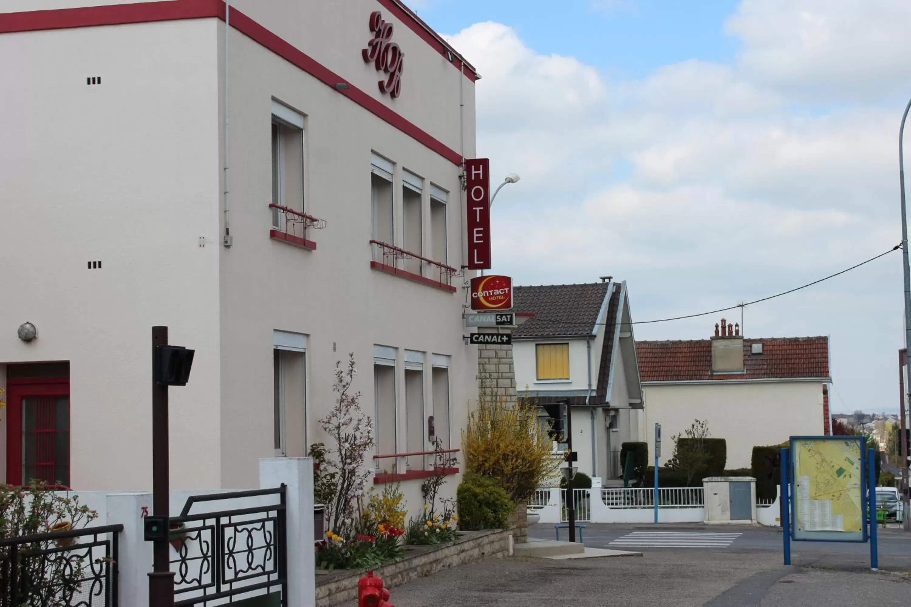 Facade/entrance, Property Building in Hotel Bristol