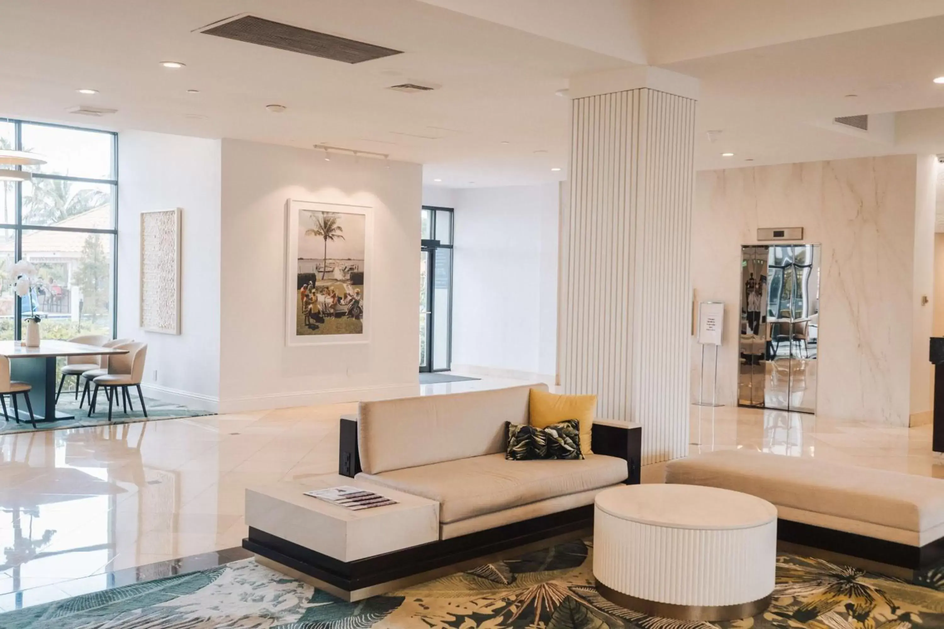 Lobby or reception, Seating Area in Hilton Palm Beach Airport