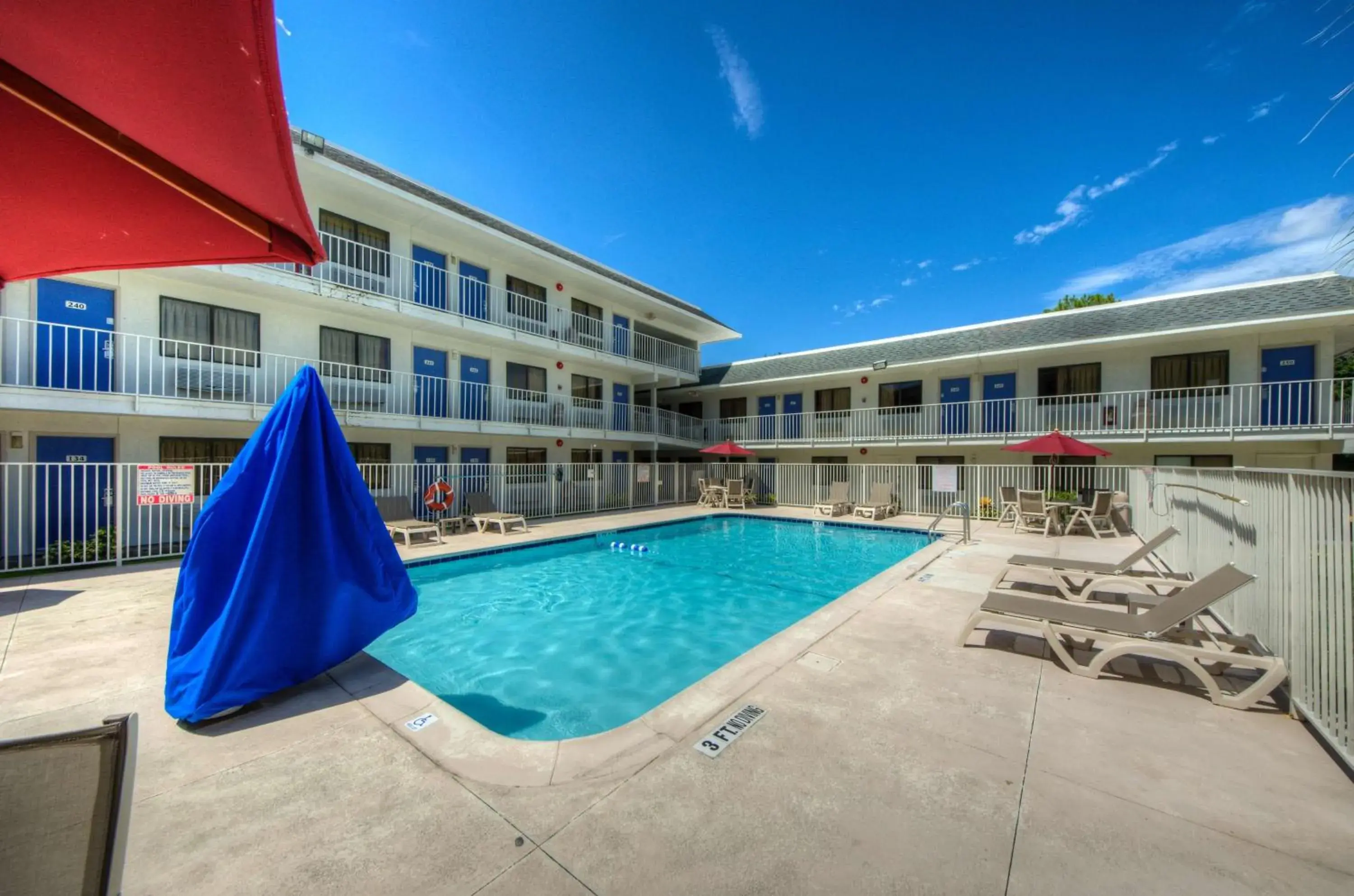 Pool view, Swimming Pool in Motel 6-Bradenton, FL