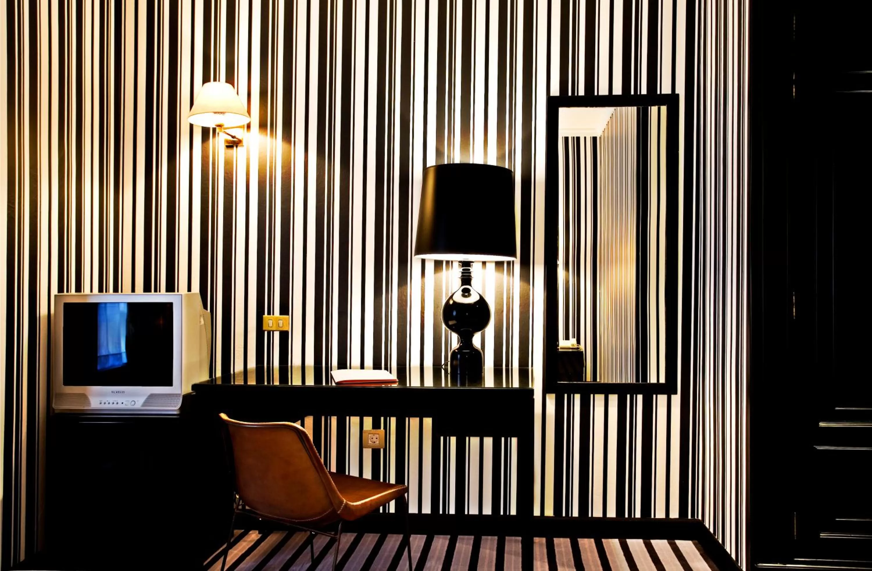 TV and multimedia in Hotel Clarin