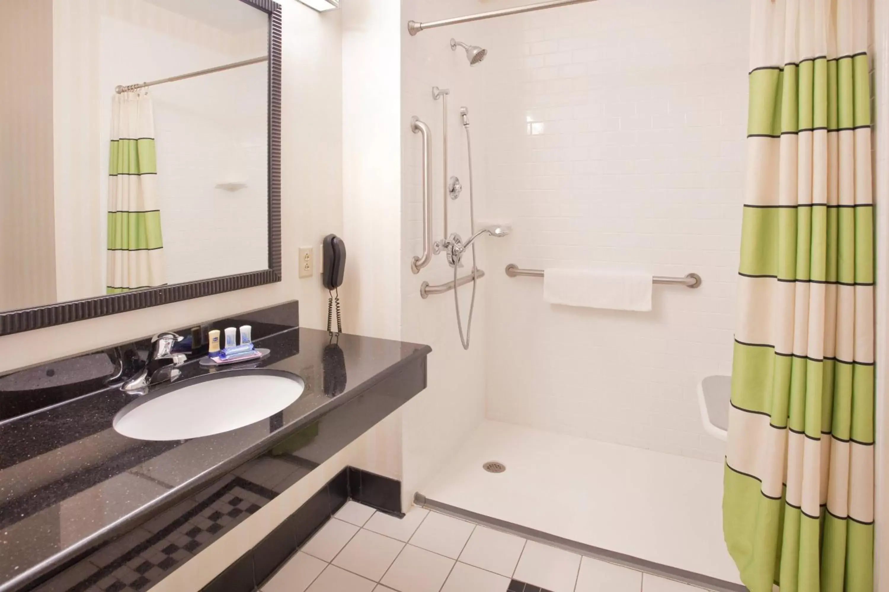 Bathroom in Fairfield Inn & Suites by Marriott Grand Island