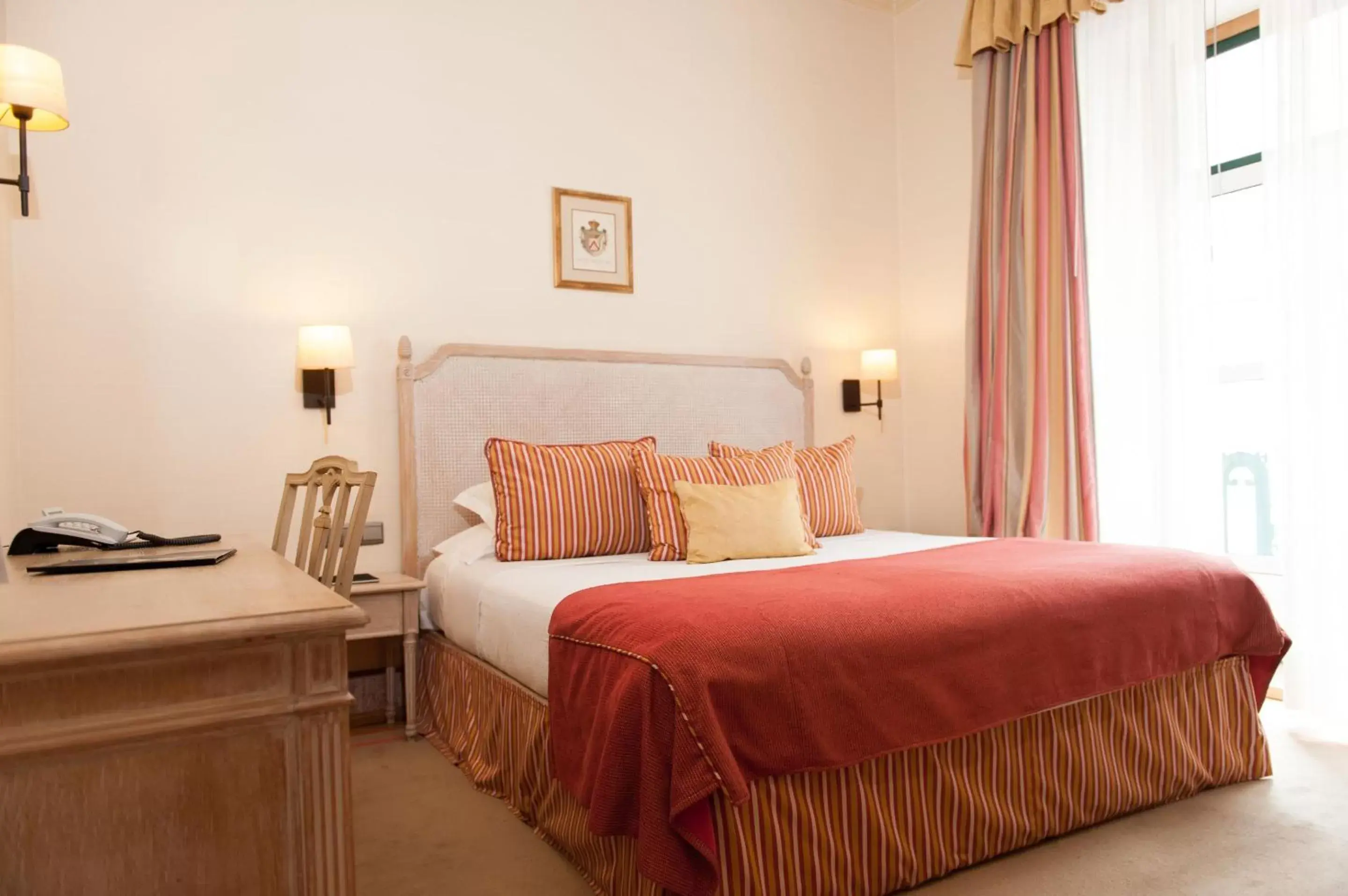 Bedroom, Bed in Hotel Real Palacio