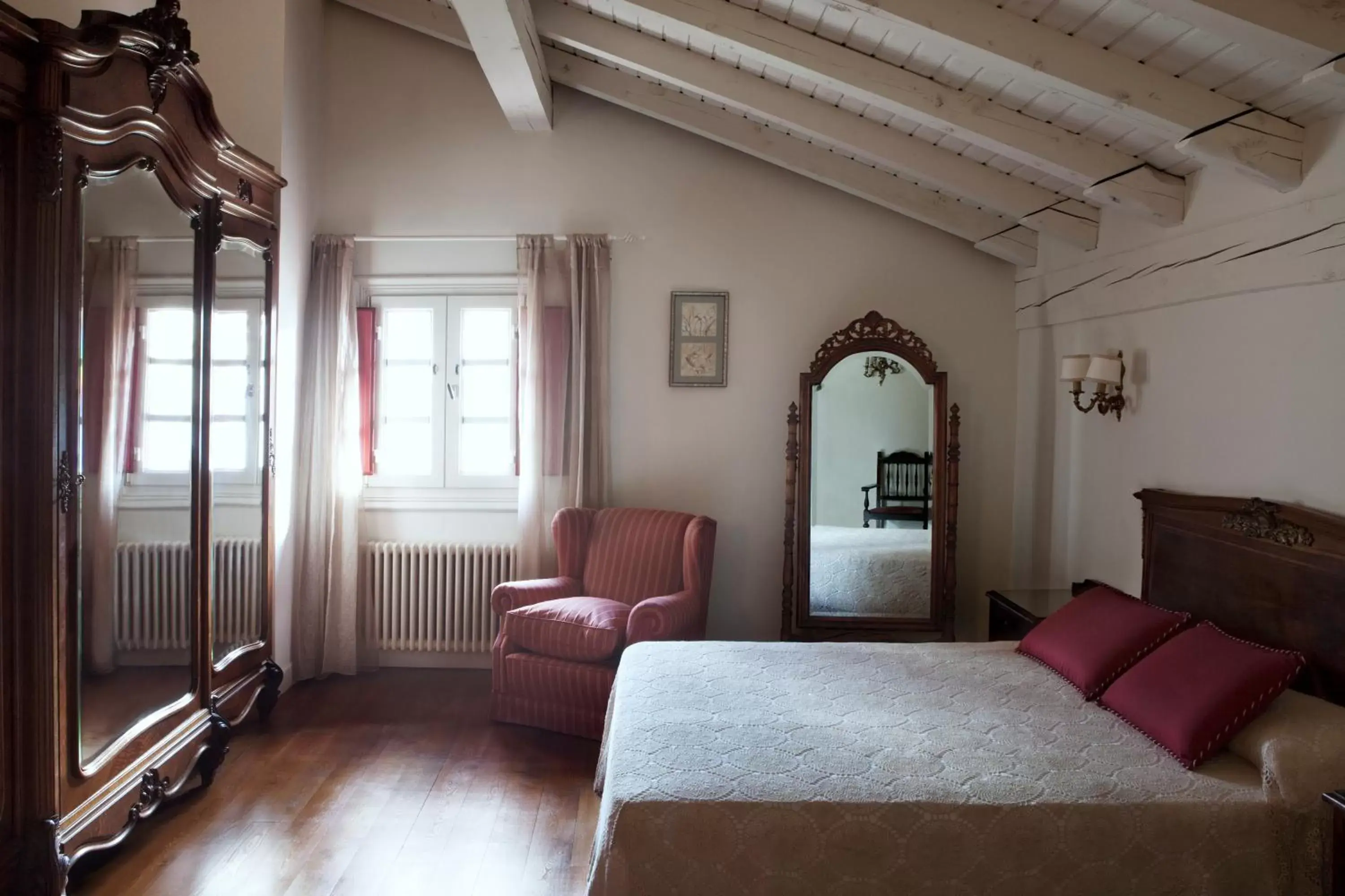 Bedroom, Bed in Hotel IRARAGORRI