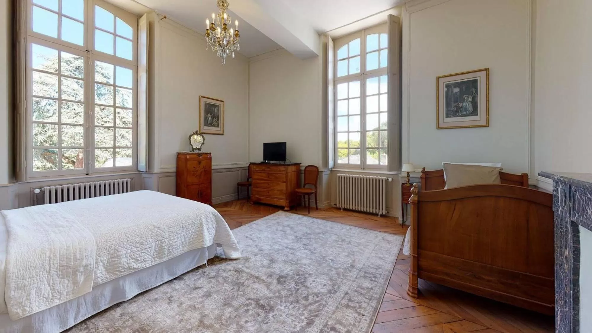 Photo of the whole room, Seating Area in La Templerie