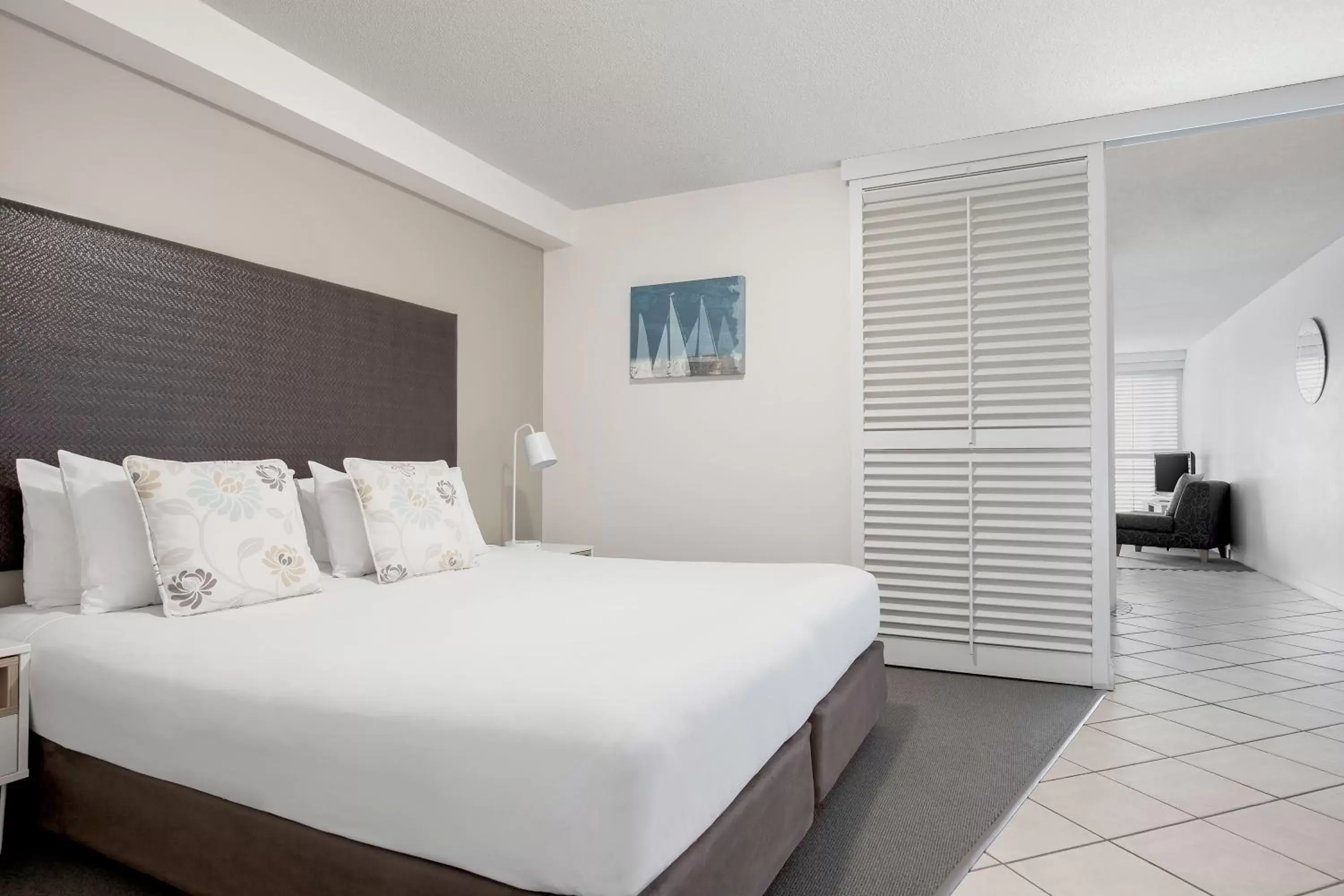 Bedroom, Bed in Mantra Mooloolaba Beach