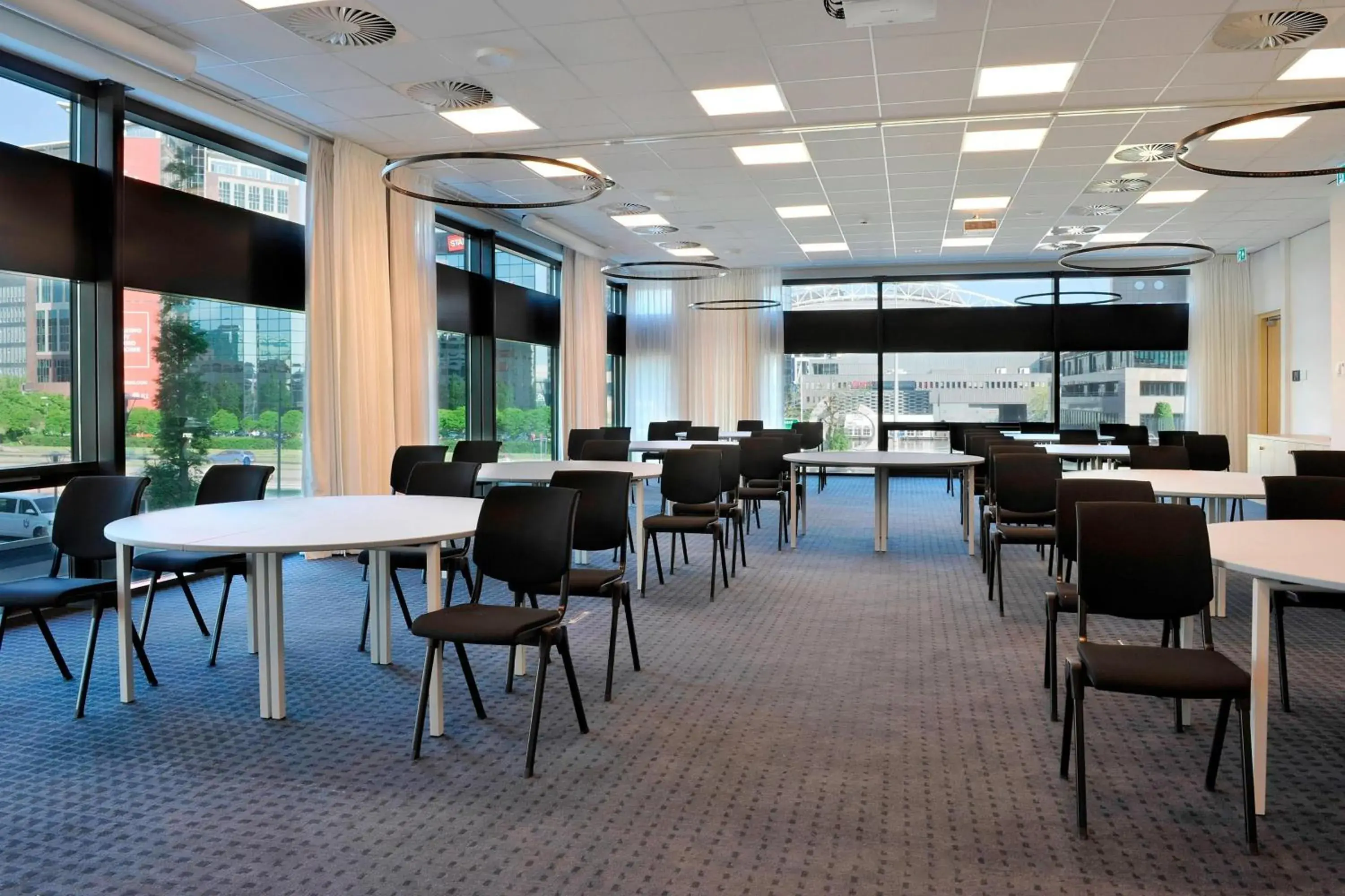 Meeting/conference room, Restaurant/Places to Eat in Courtyard by Marriott Amsterdam Arena Atlas
