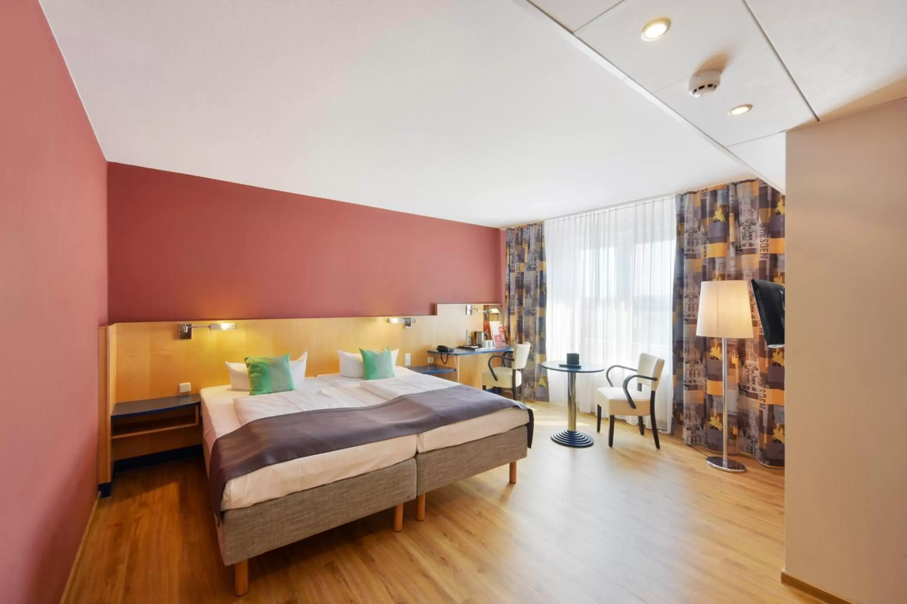 Photo of the whole room, Bed in Amedia Dresden Elbpromenade, Trademark Collection by Wyndham