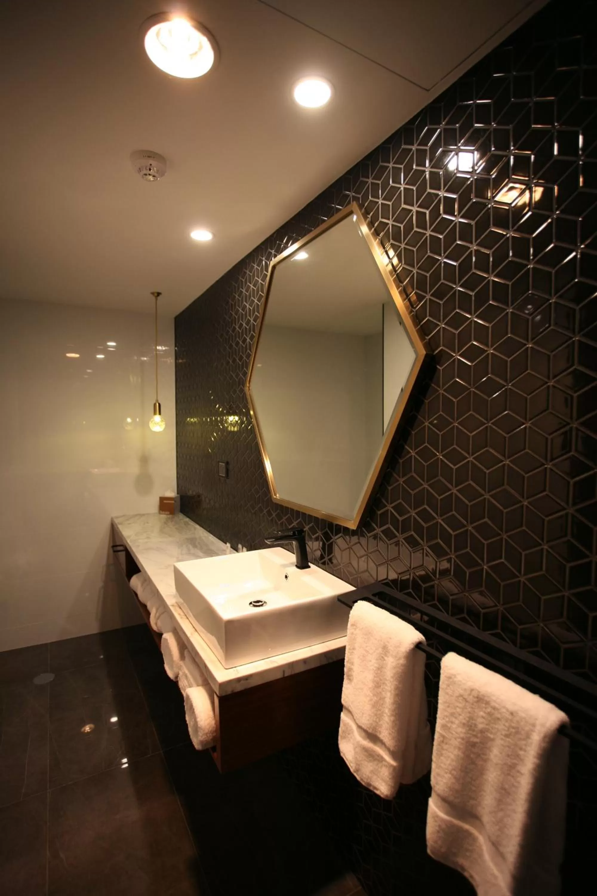 Bathroom in Ellen Hotel