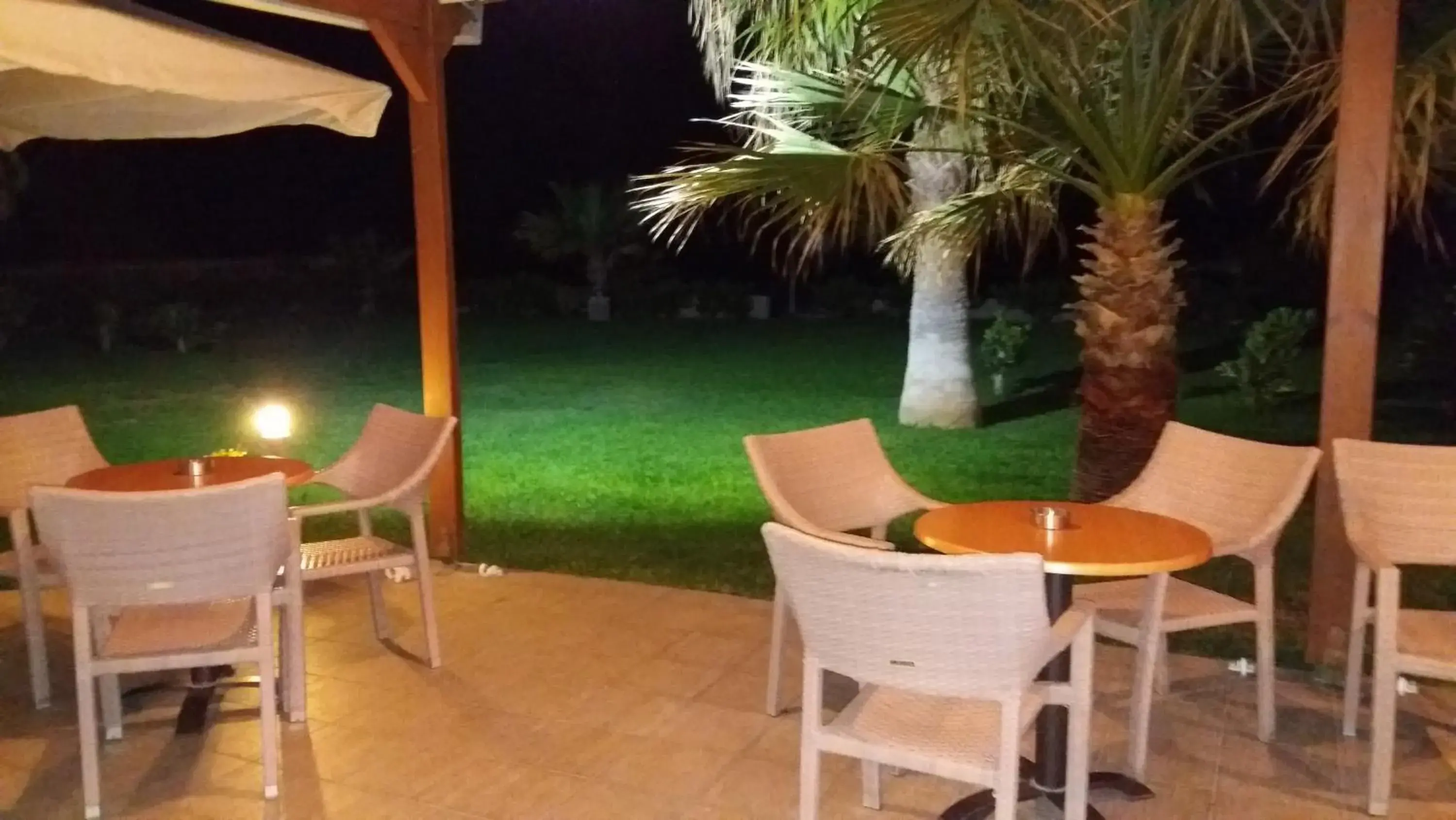 Lounge or bar in Ilian Beach