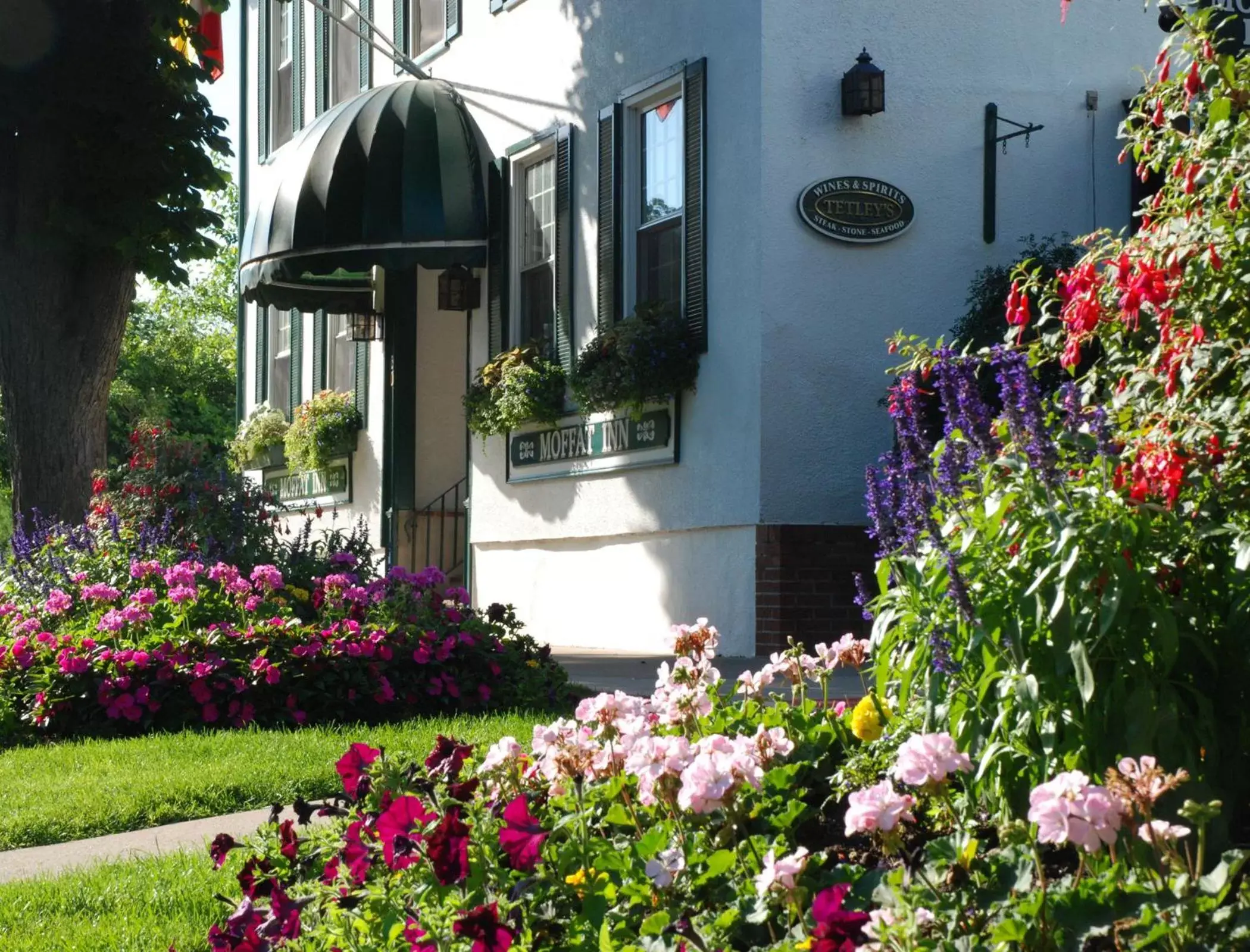 Facade/entrance, Property Building in Moffat Inn