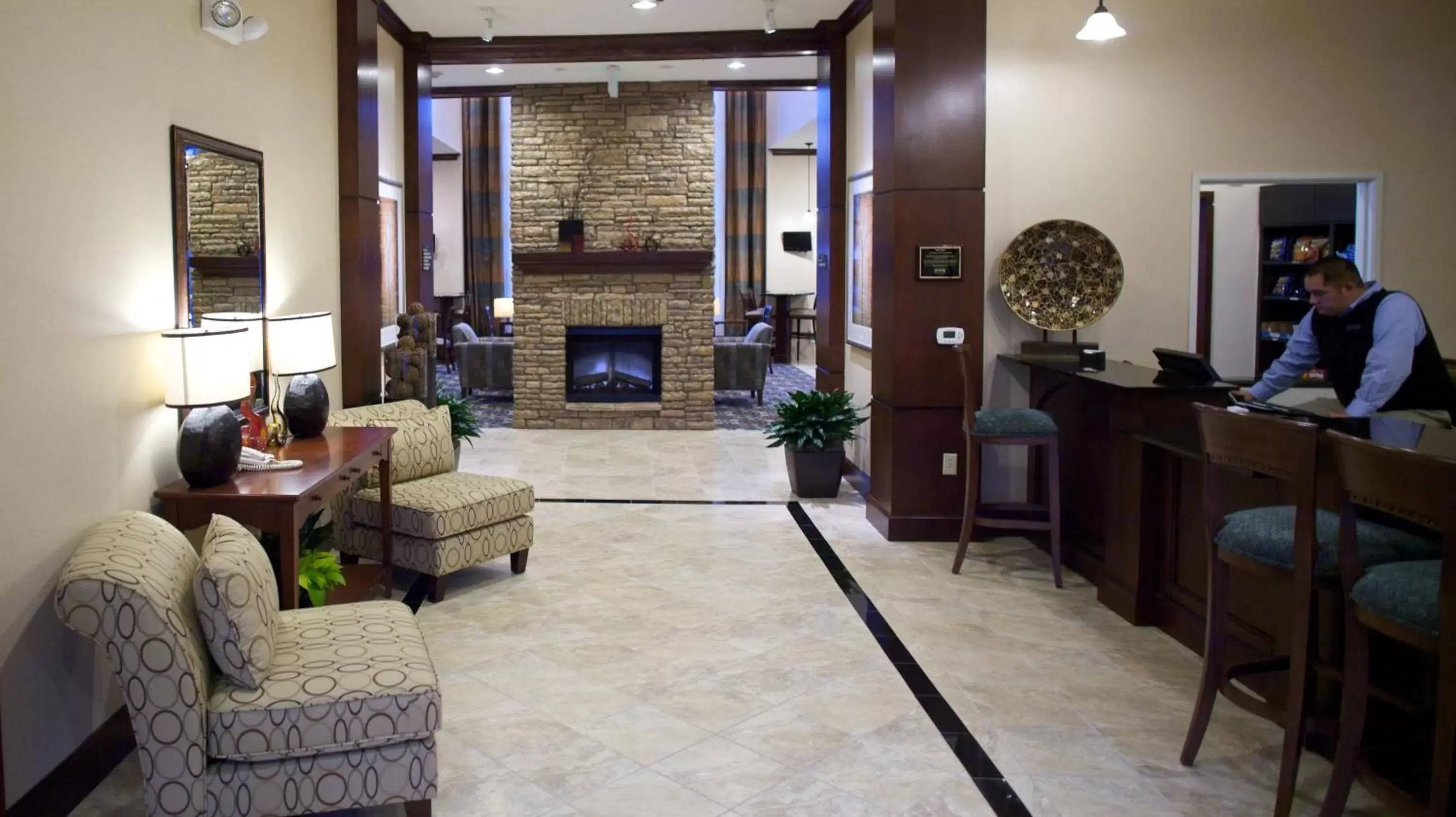 Lobby or reception, Lounge/Bar in Staybridge Suites San Antonio Sea World, an IHG Hotel