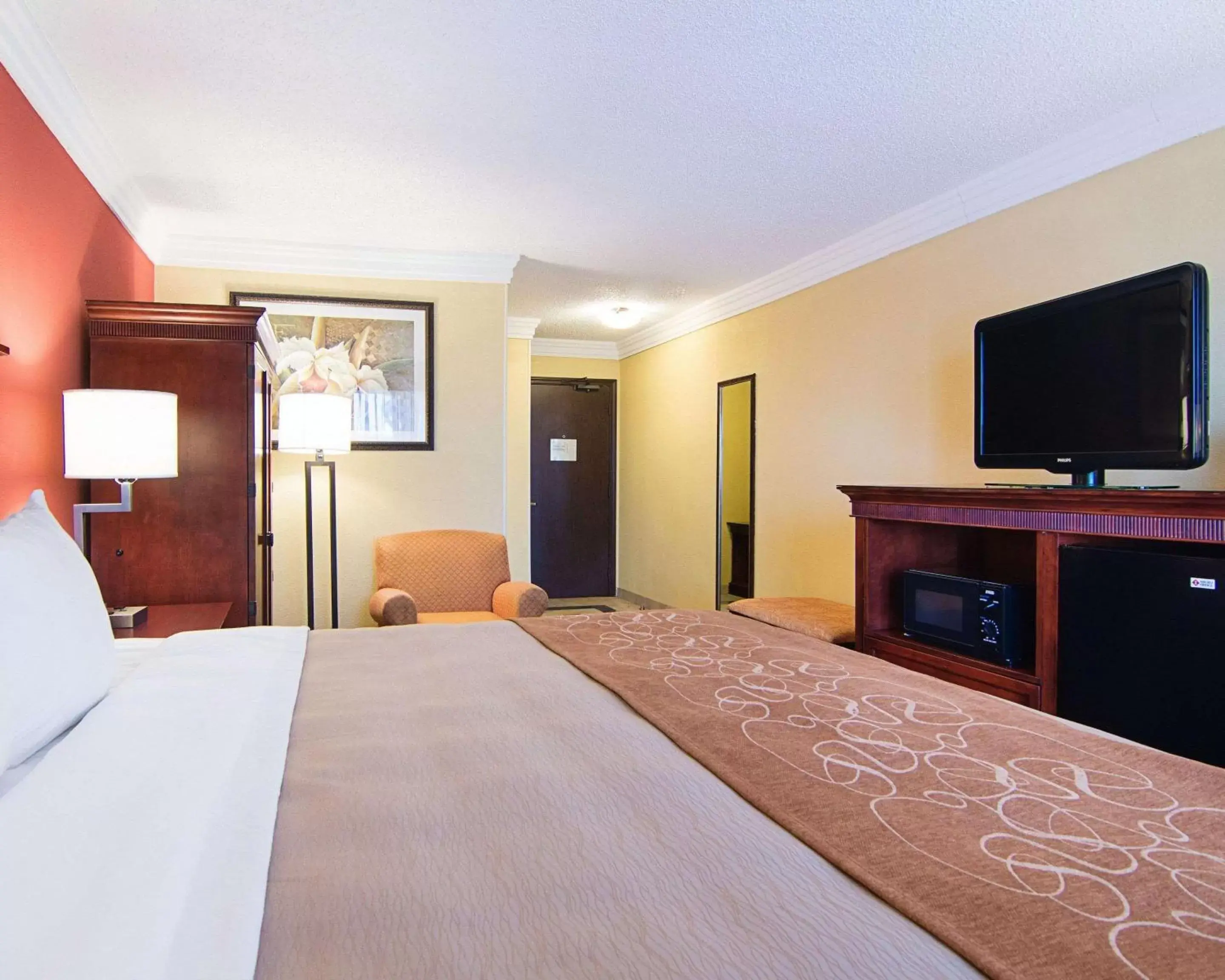 Photo of the whole room, Bed in Comfort Inn & Suites Houston West-Katy