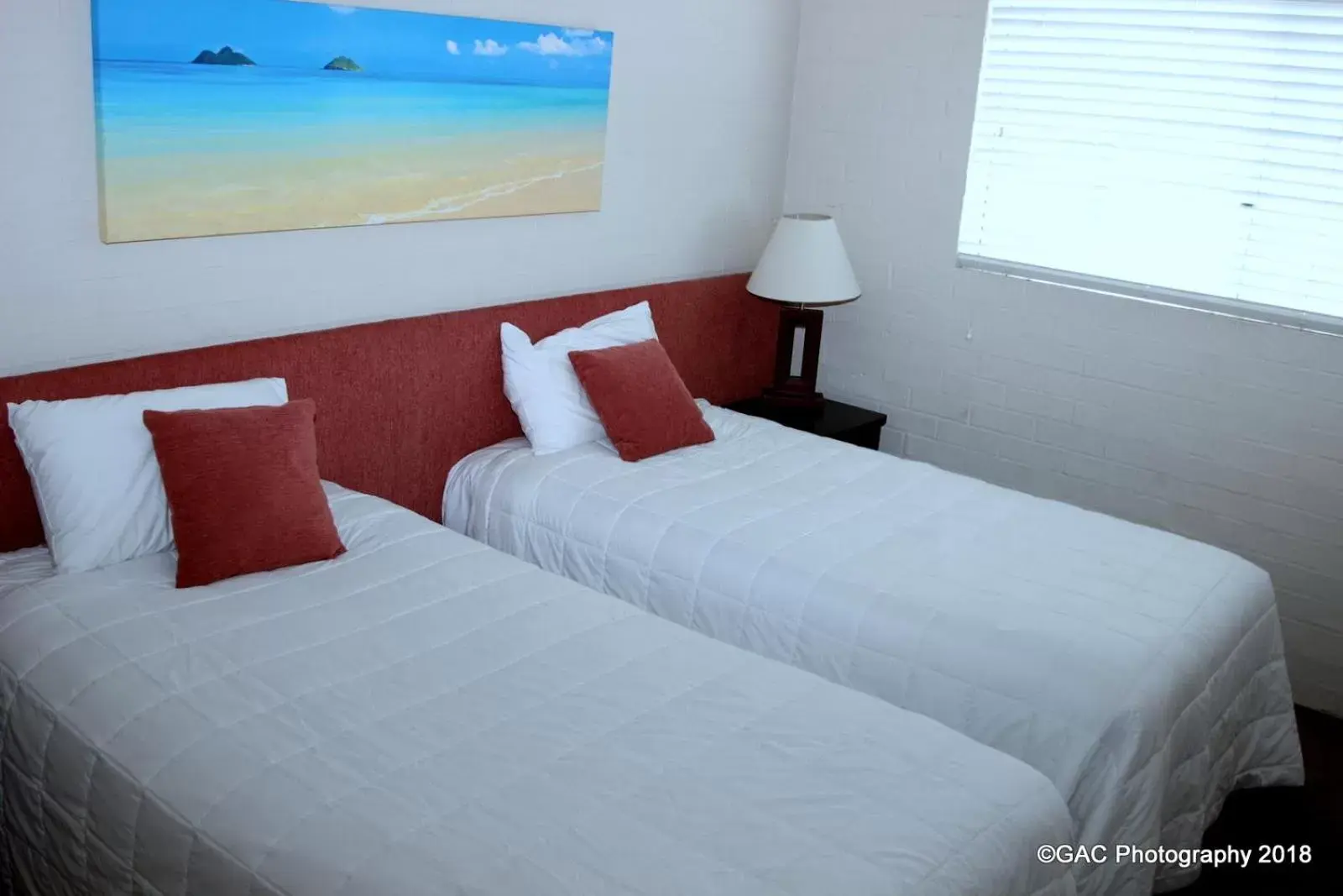 Bed in Mollymook Cove Apartments