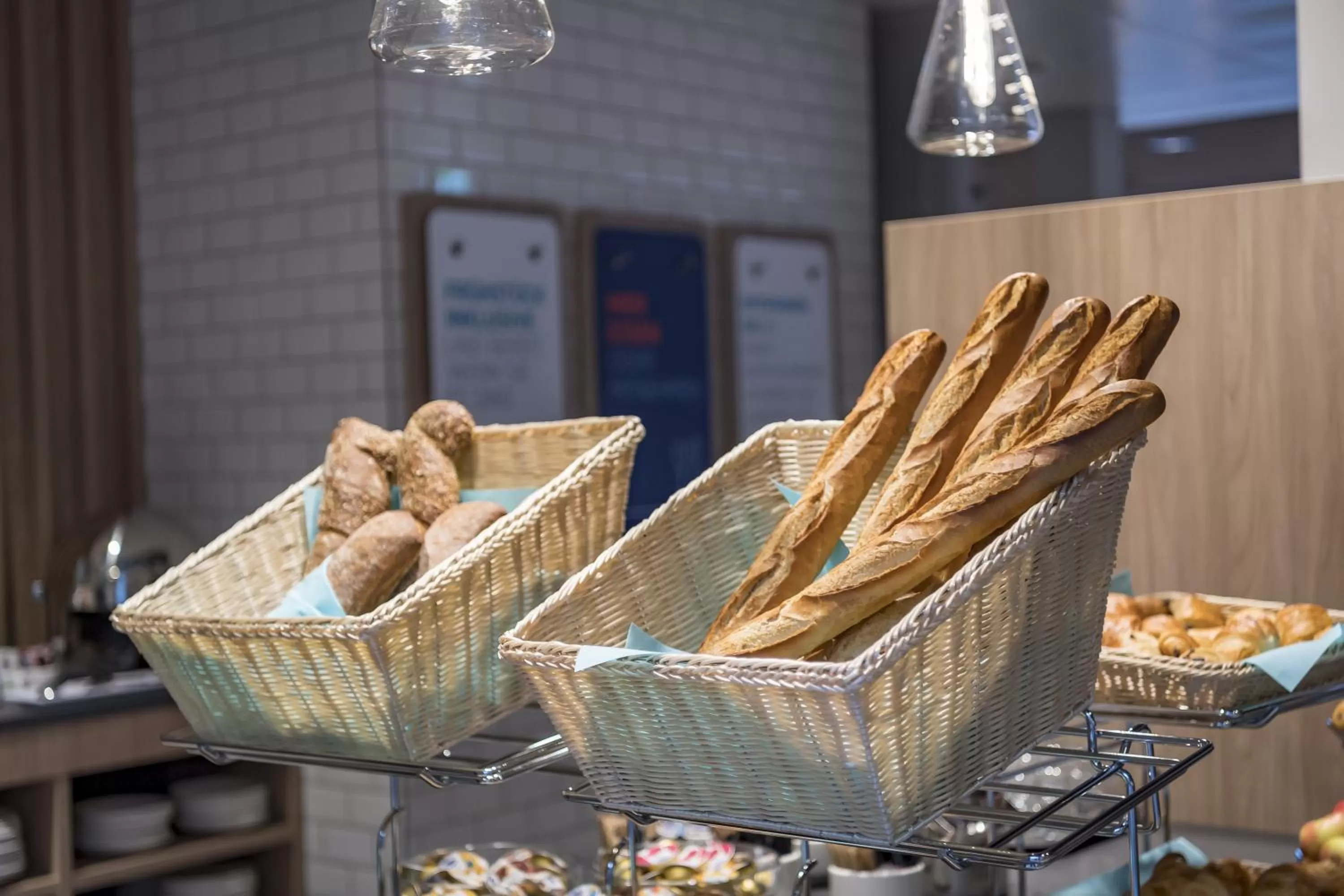 Restaurant/places to eat in Holiday Inn Express - Luzern - Kriens by IHG