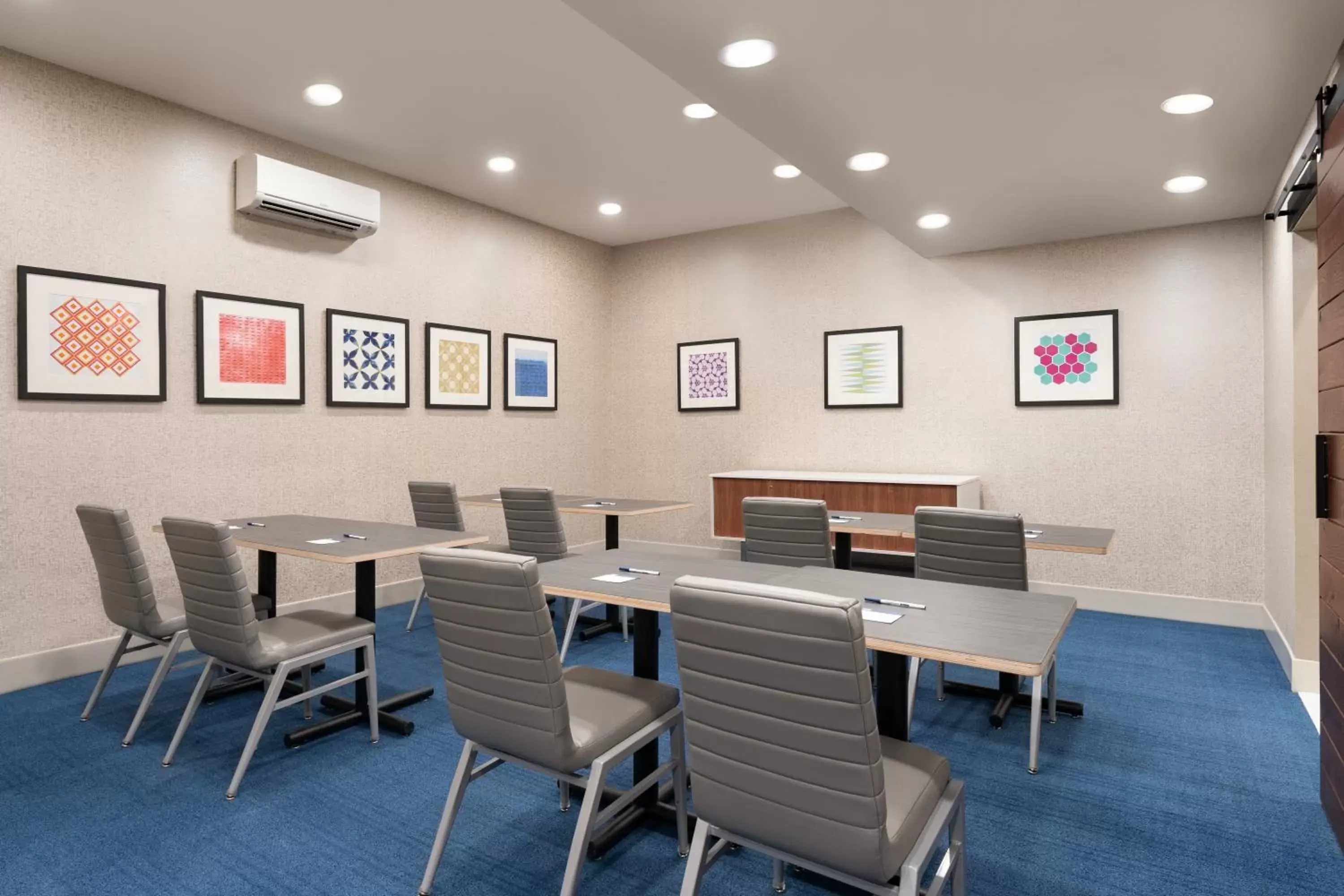 Meeting/conference room in Holiday Inn Express - Jamaica - JFK AirTrain - NYC, an IHG Hotel