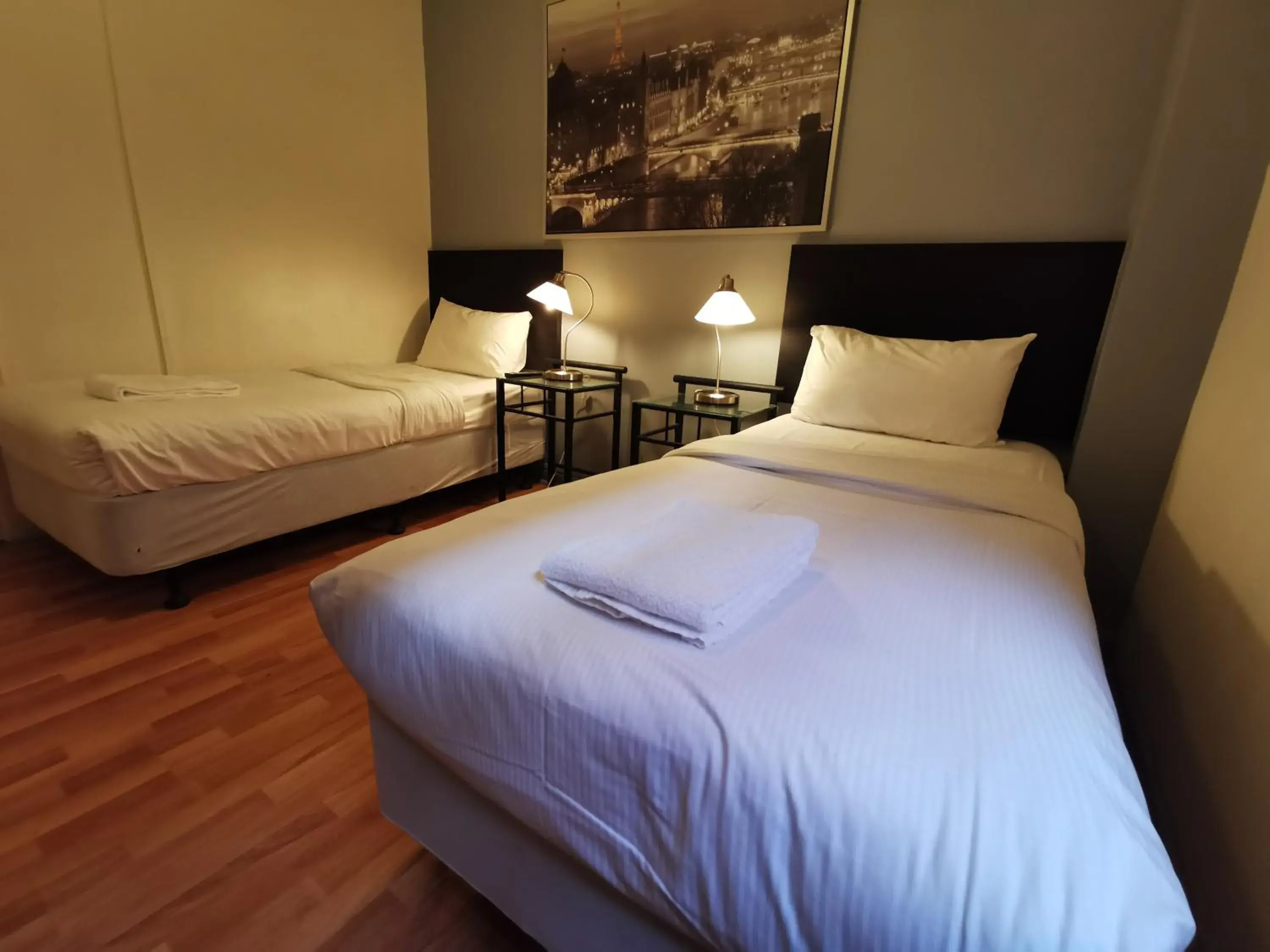 Photo of the whole room, Bed in City Centre Budget Hotel