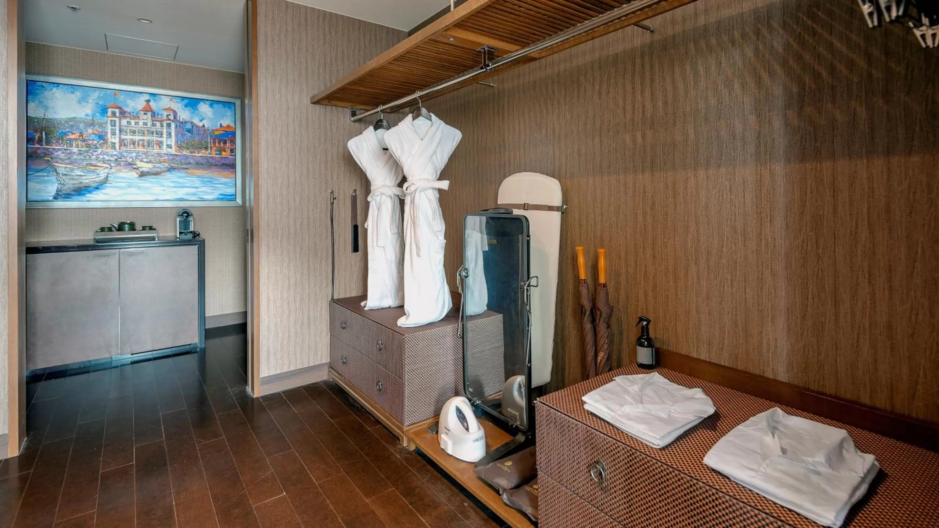 Photo of the whole room in Oriental Hotel